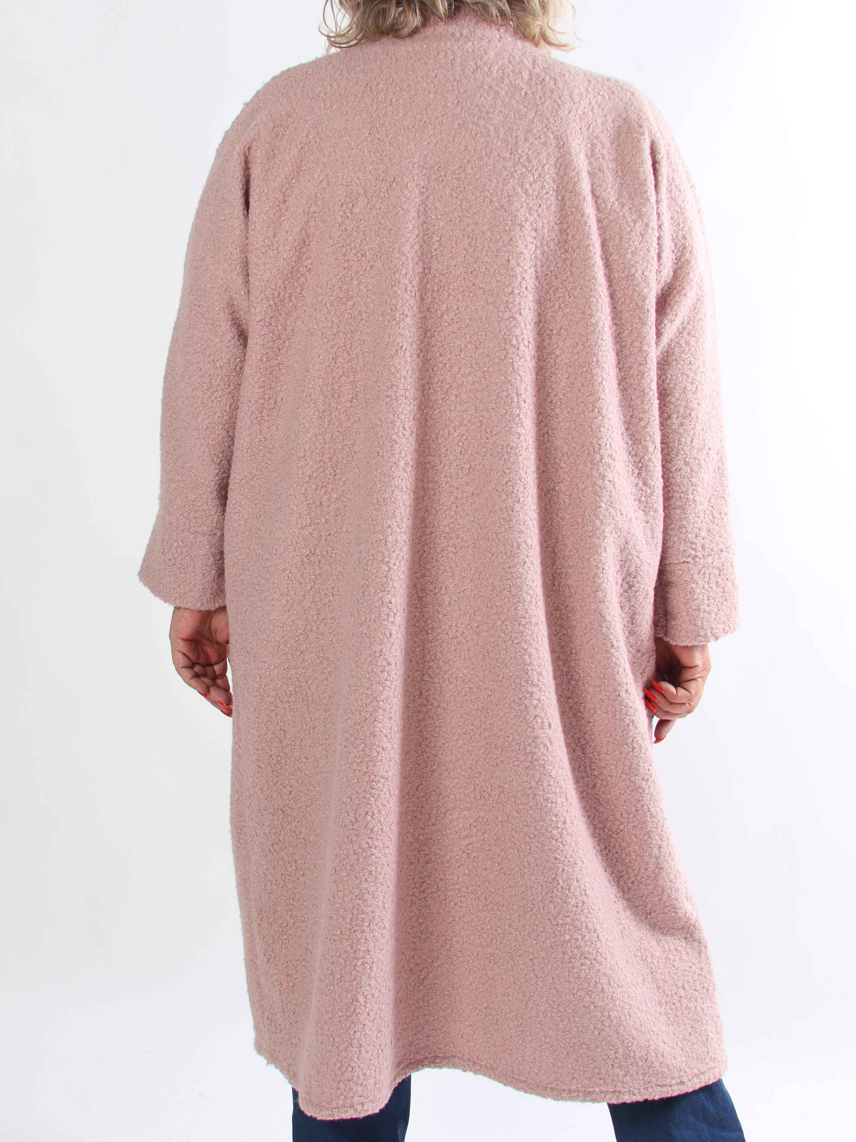 Annah Teddy - Plus size kappa i mjukt teddytyg med synliga sömmar och stora fickor