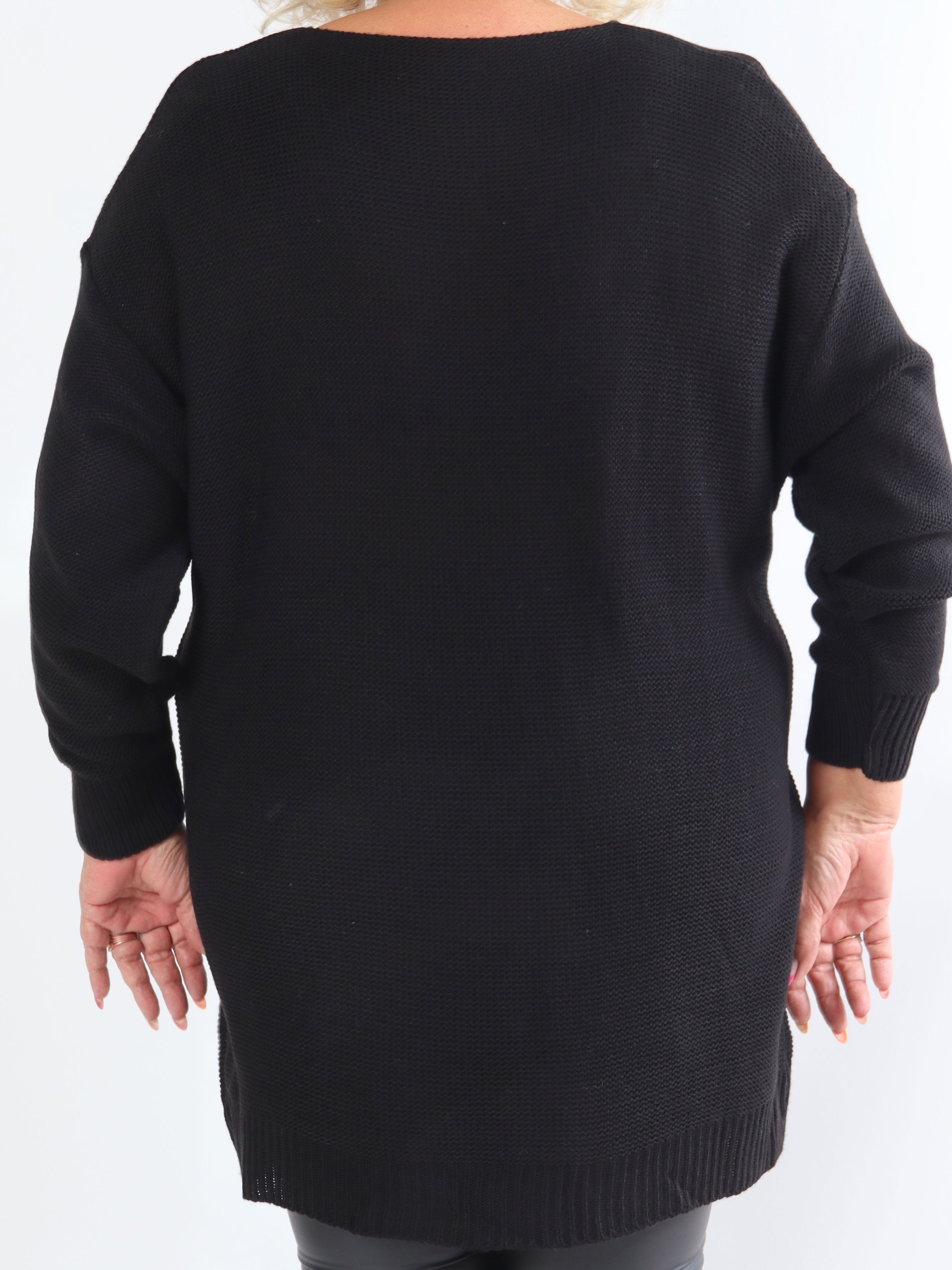 Annalise - Stickad klänning i plus size med hjärtfront