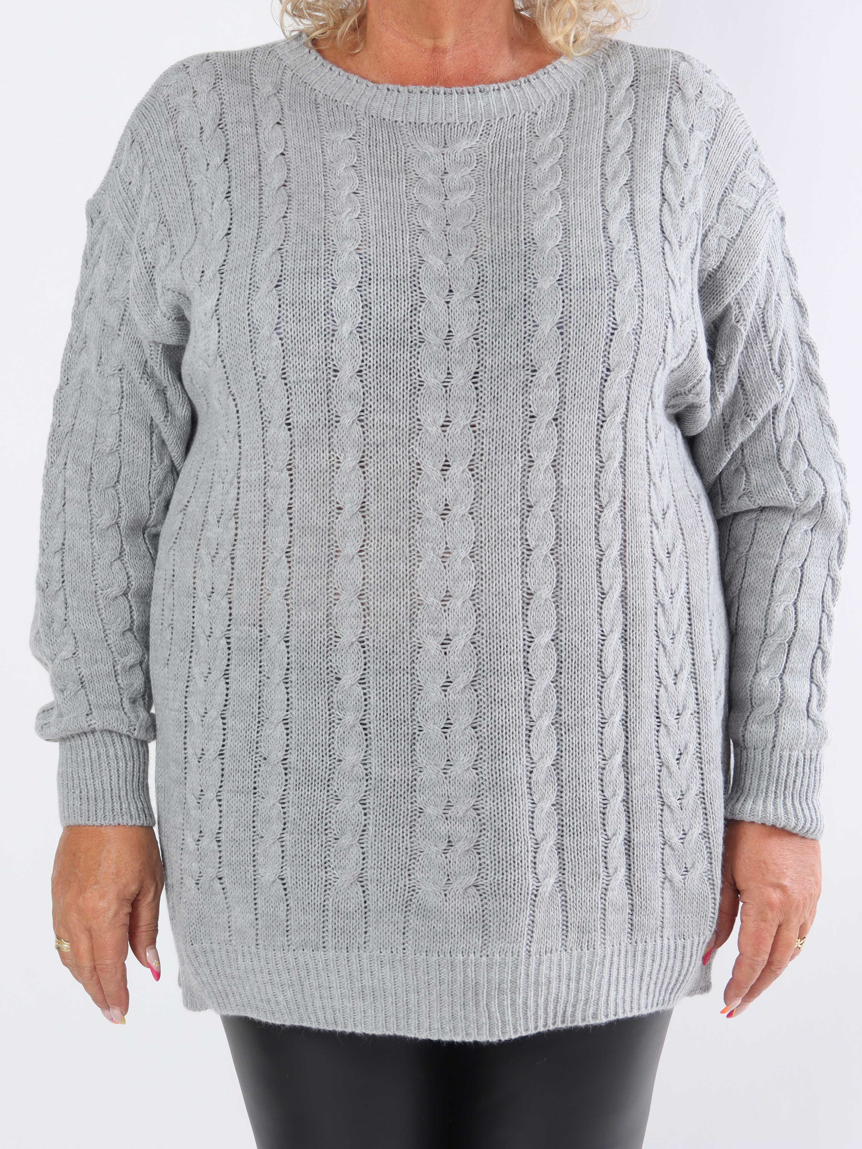 Annisa - Plus size stickad tröja med kabelstickning