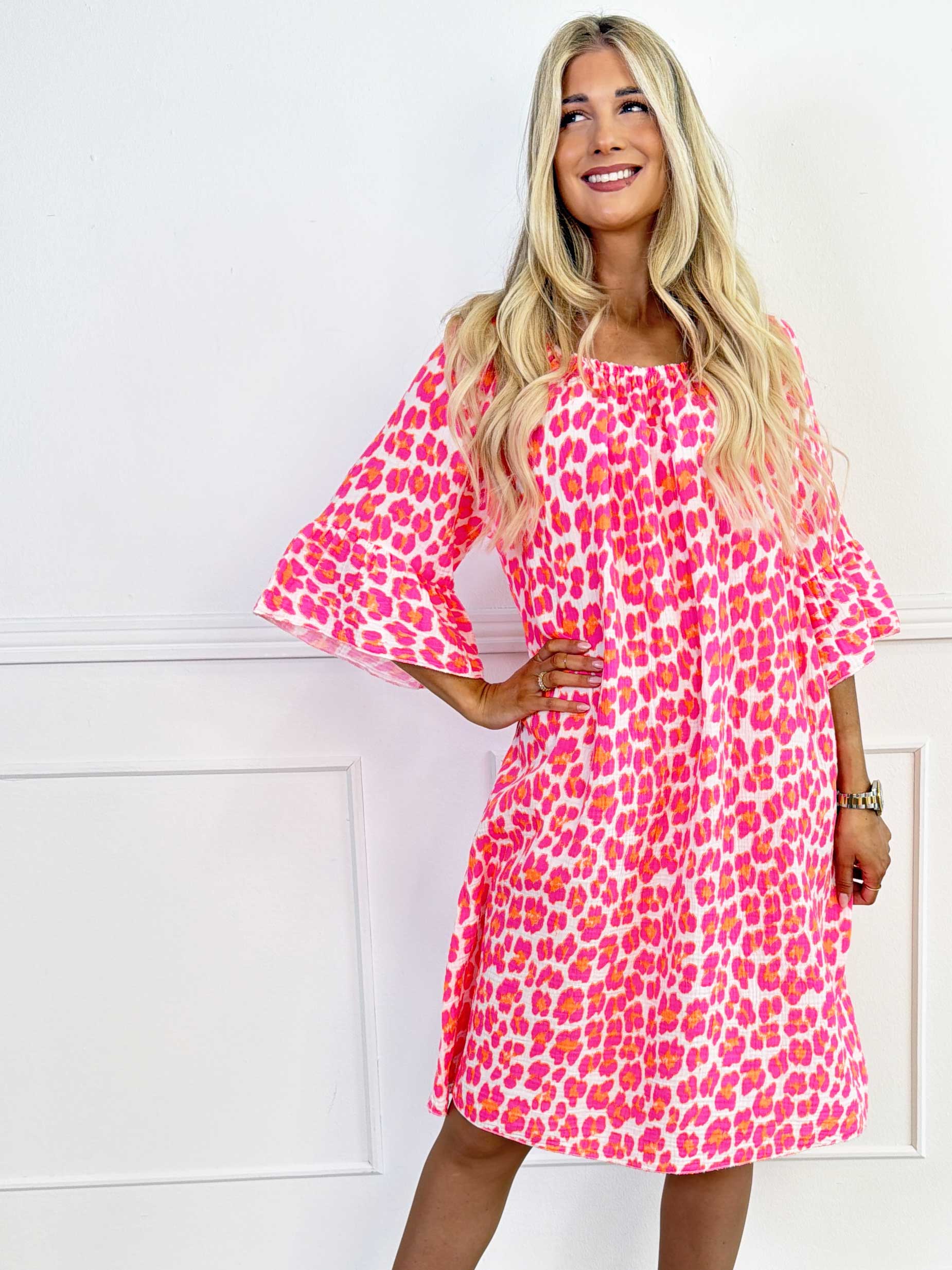 Antonella - Kjole i blødt bomuldsbæk og bølge stof med et fint leopardprint