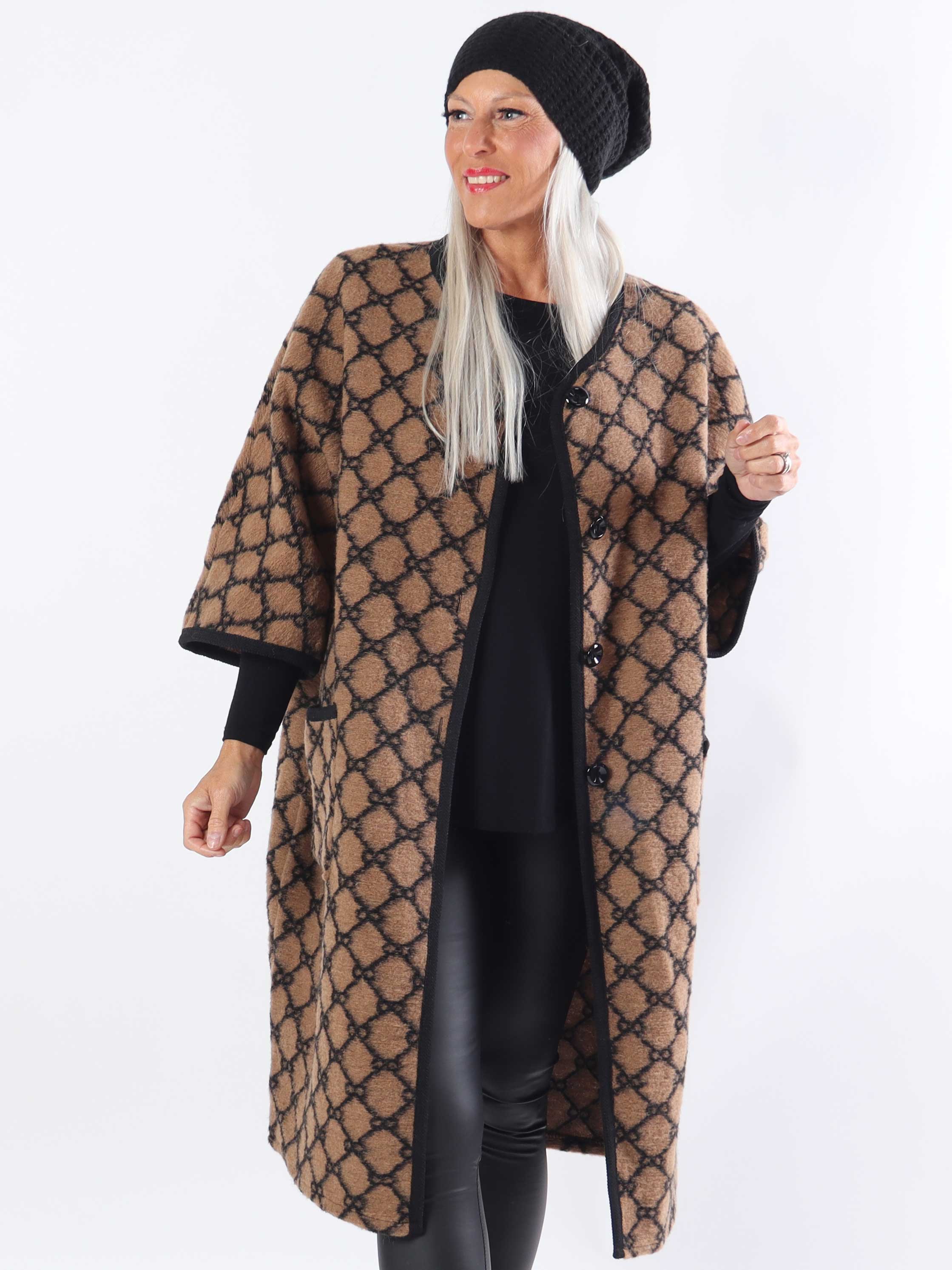 Arianna - Mönstrad plus size-kappa med ull