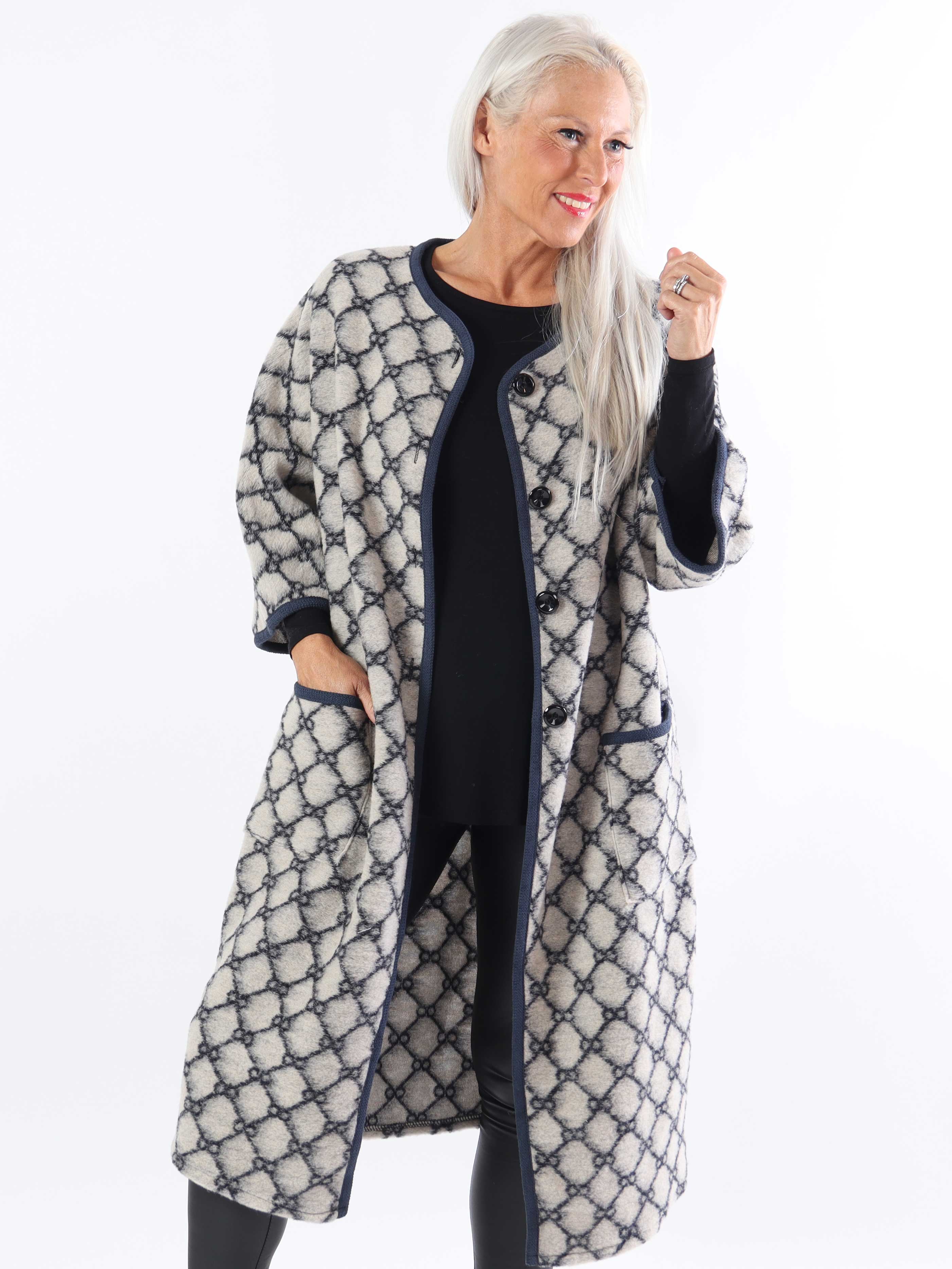 Arianna - Mönstrad plus size-kappa med ull