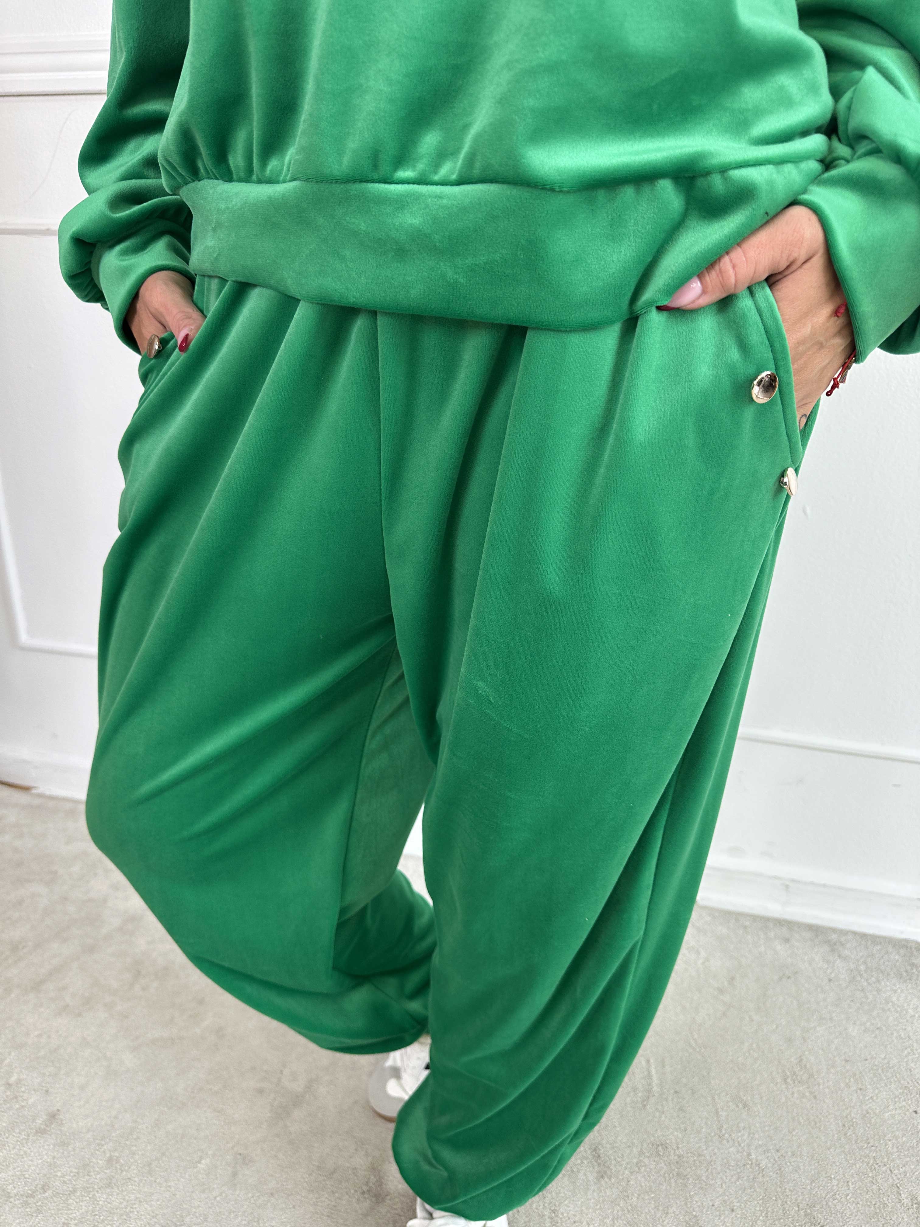 Arina - Mjuk velour mjukisset med guldknappar