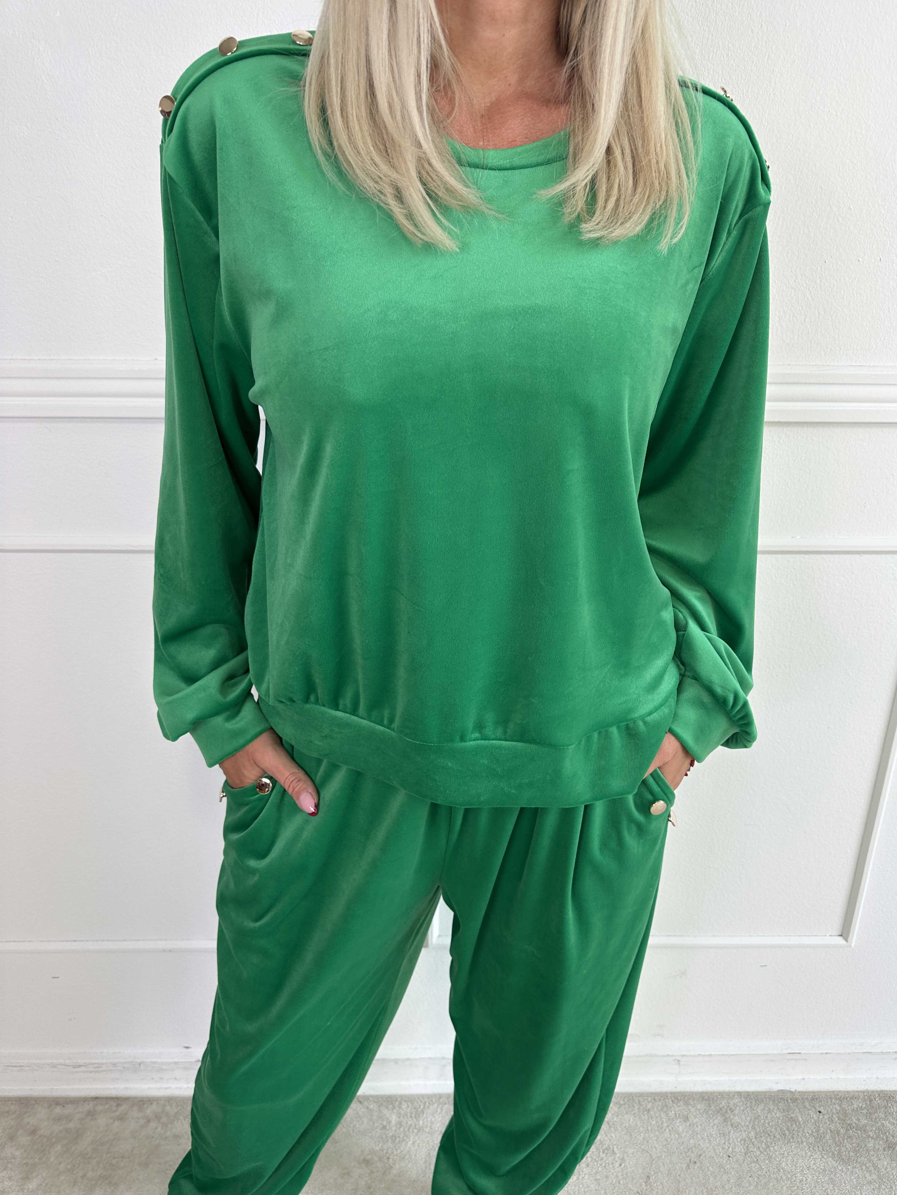 Arina - Mjuk velour mjukisset med guldknappar