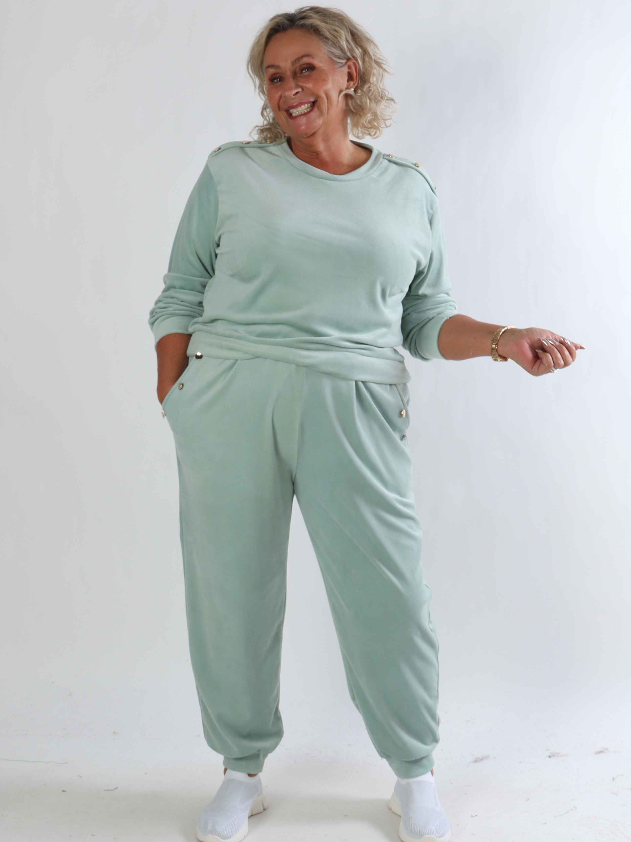 Arina - Mjuk velour plus size mjukisset med guldknappar