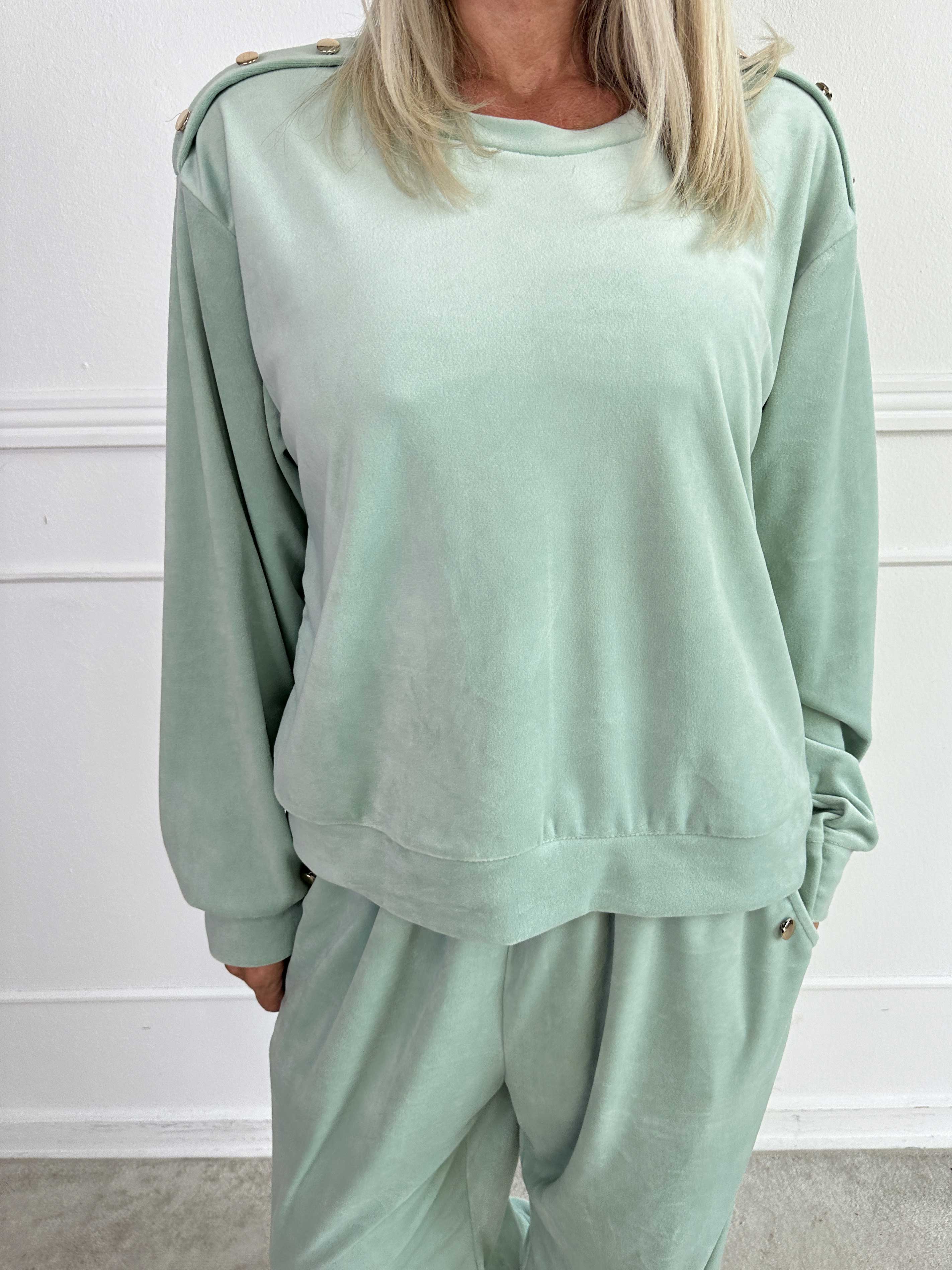 Arina - Mjuk velour mjukisset med guldknappar