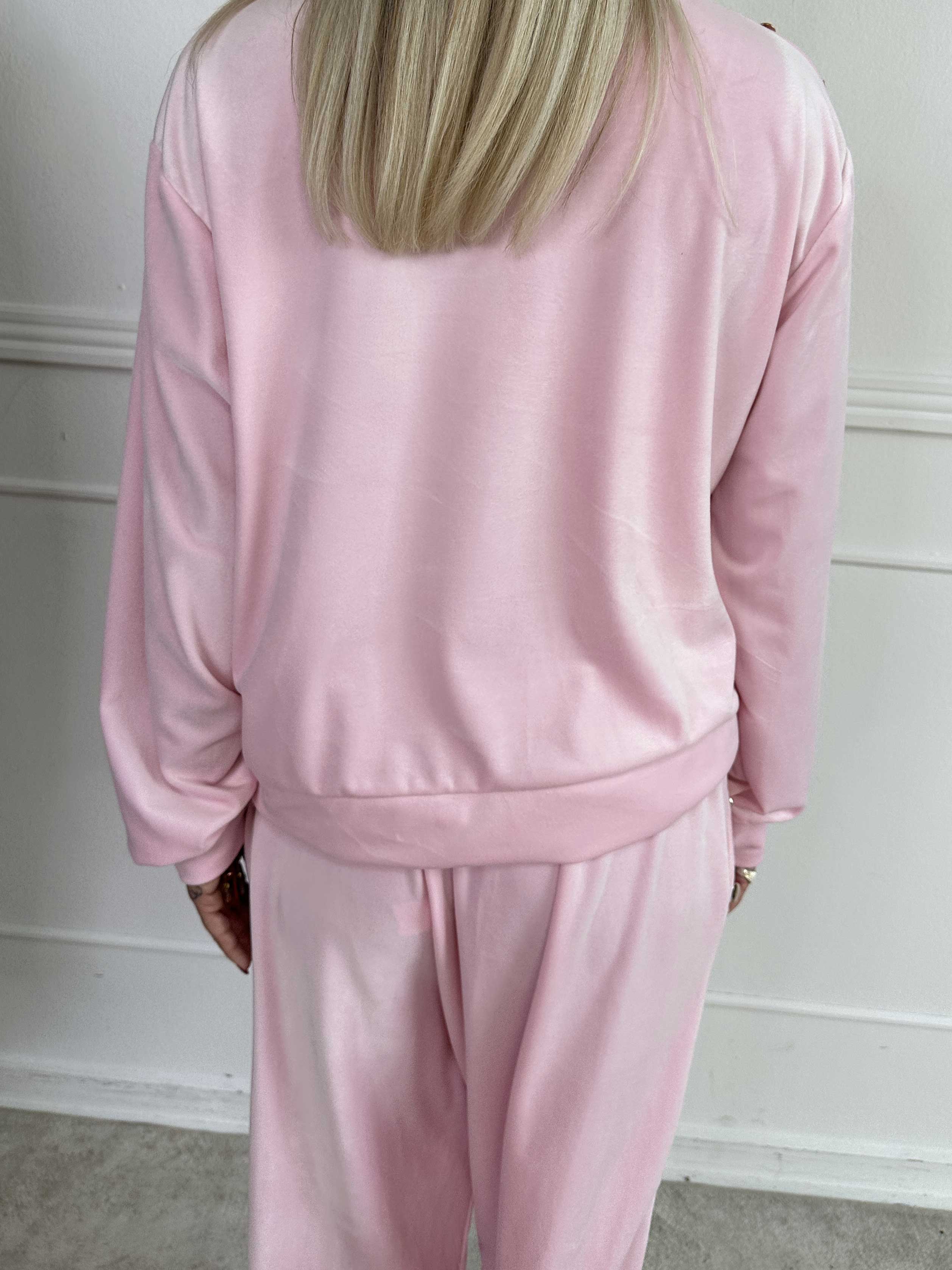 Arina - Mjuk velour mjukisset med guldknappar