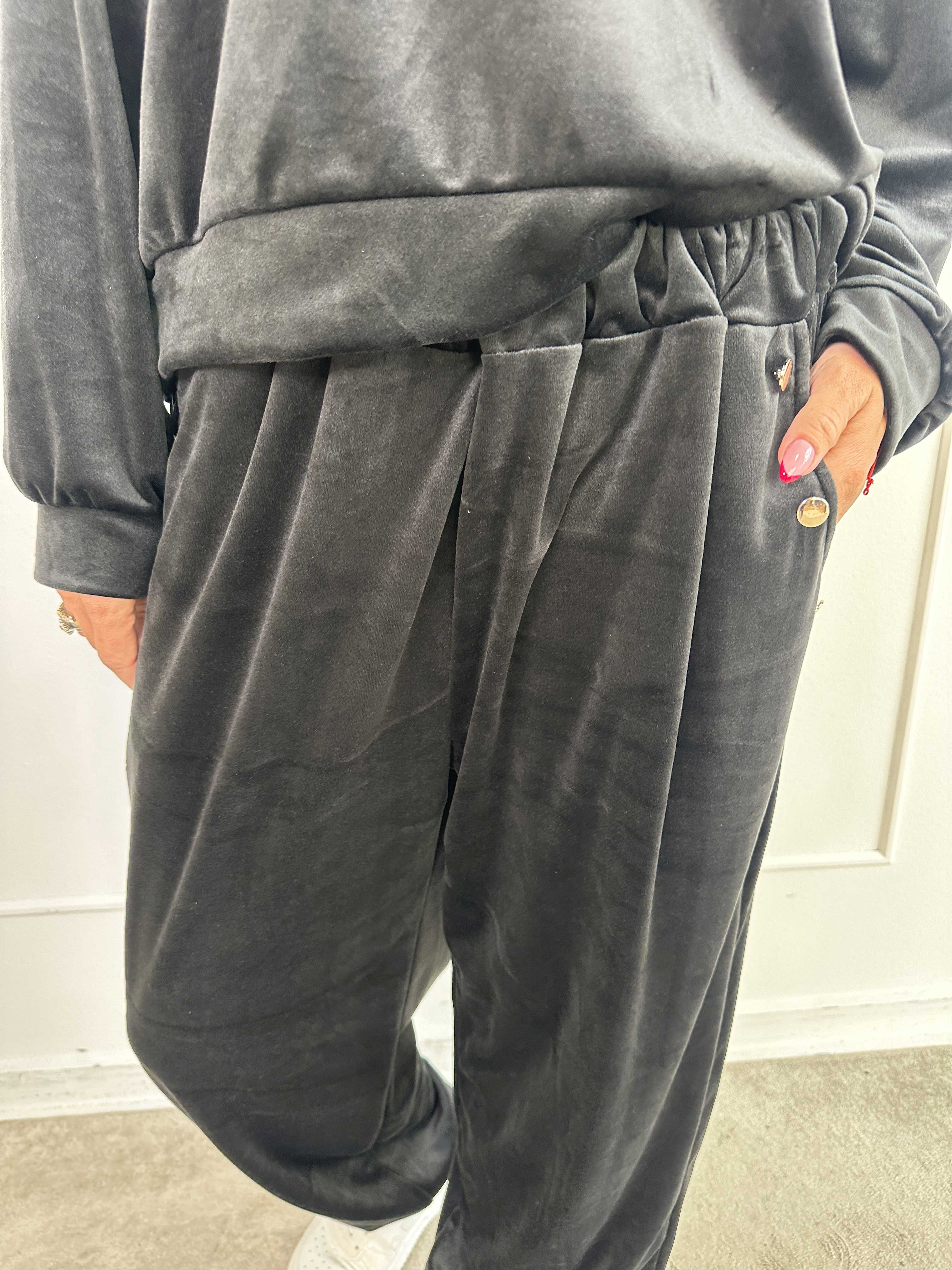 Arina - Mjuk velour mjukisset med guldknappar