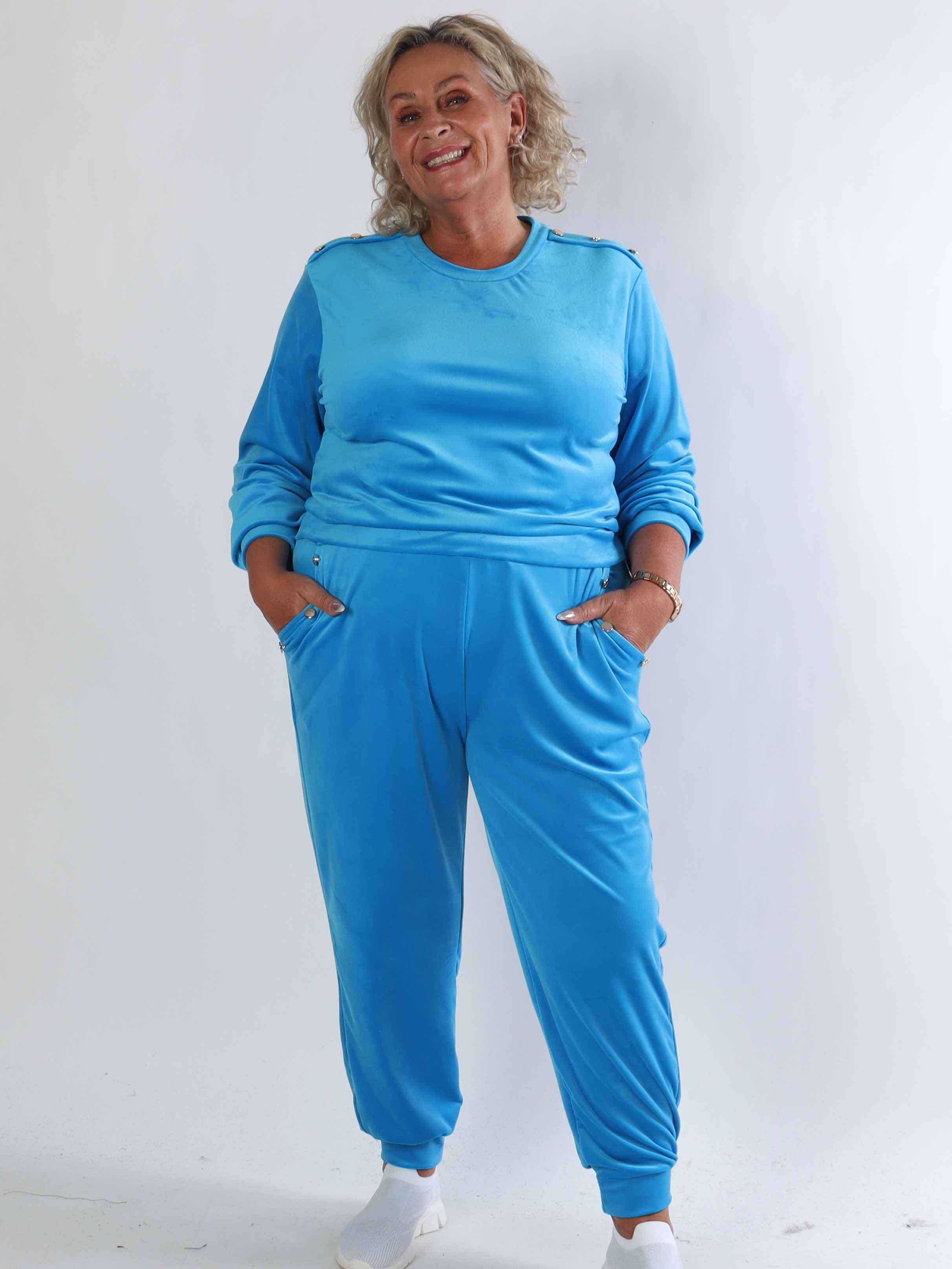 Arina - Mjuk velour plus size mjukisset med guldknappar