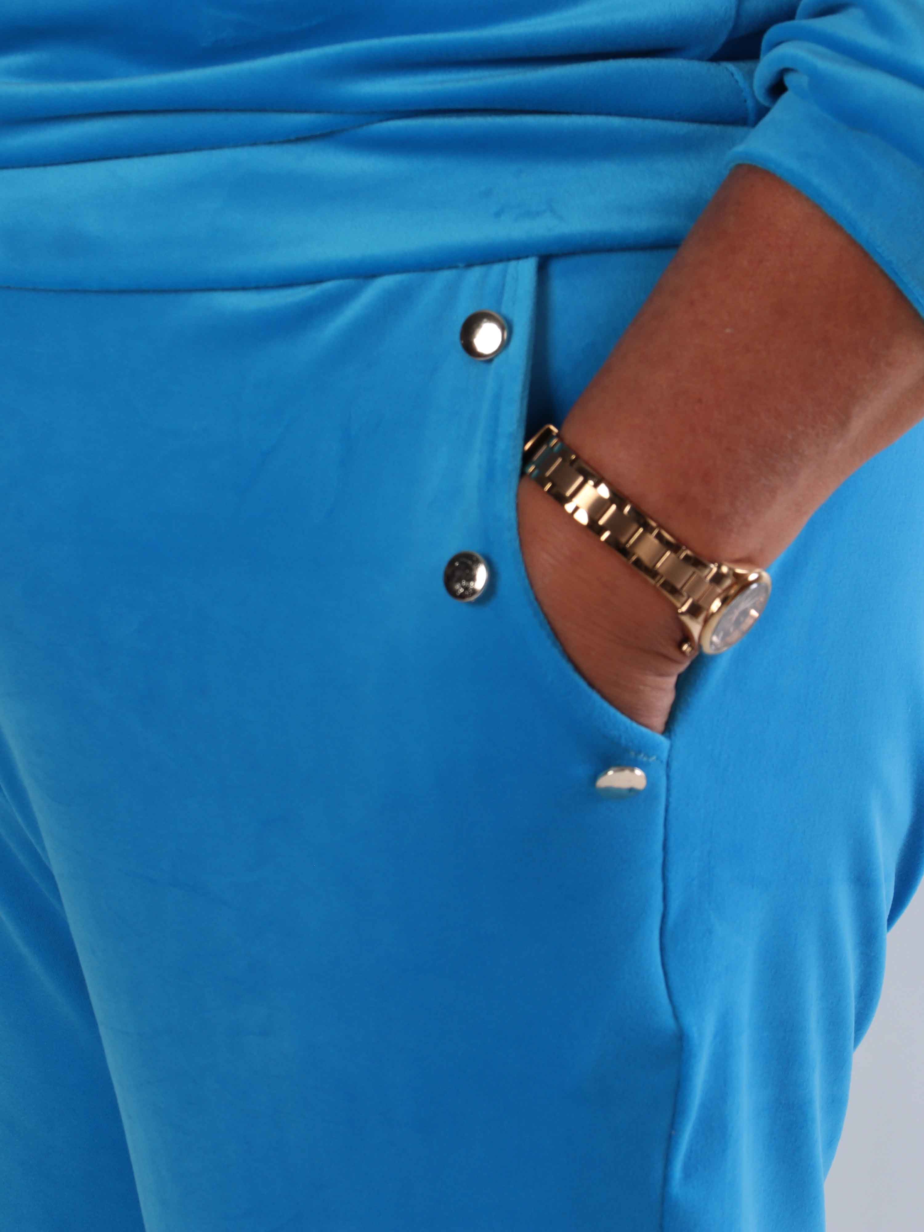 Arina - Mjuk velour plus size mjukisset med guldknappar