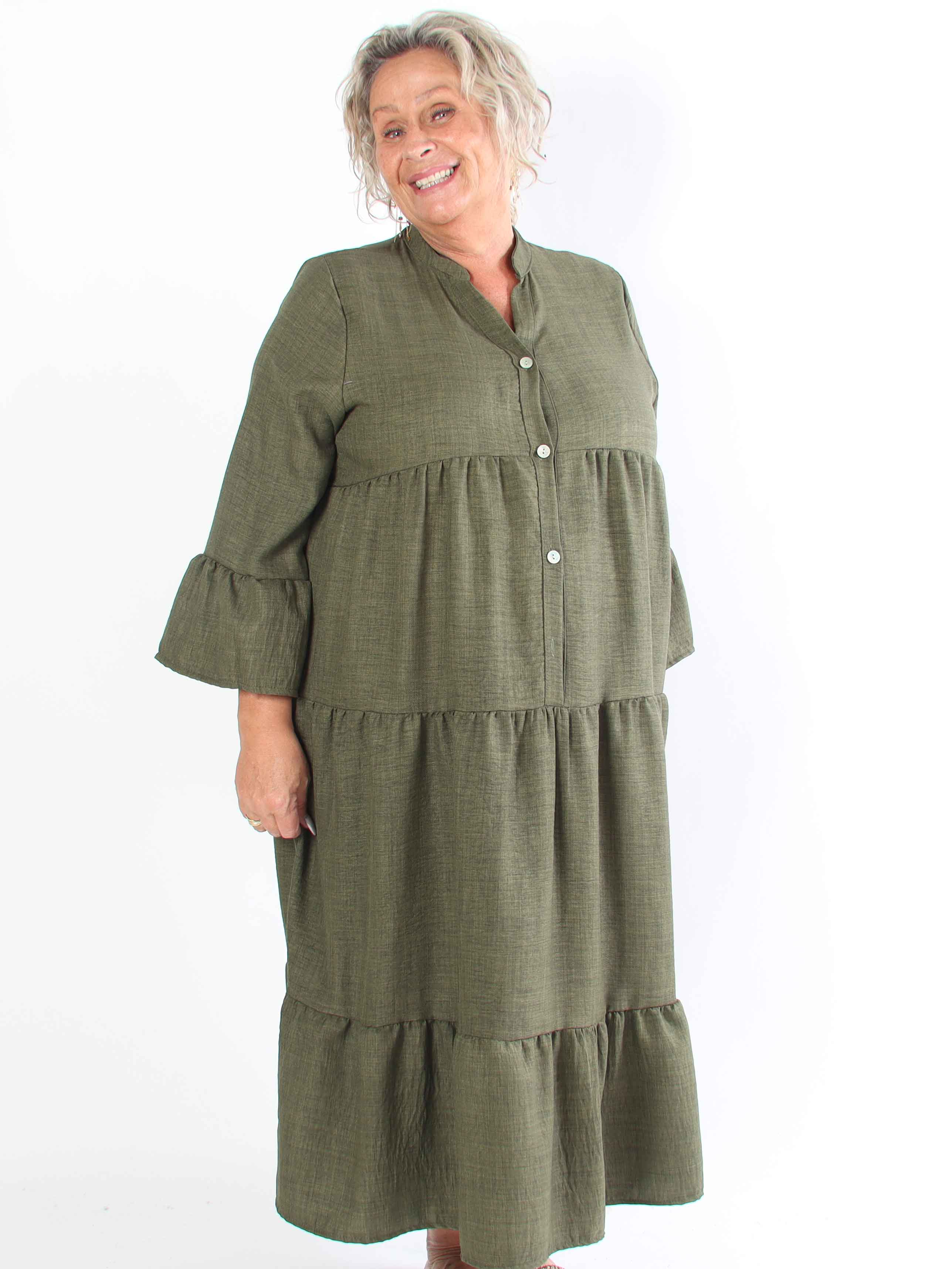 Arjana - Plus size-klänning med lager-på-lager-look och knappar