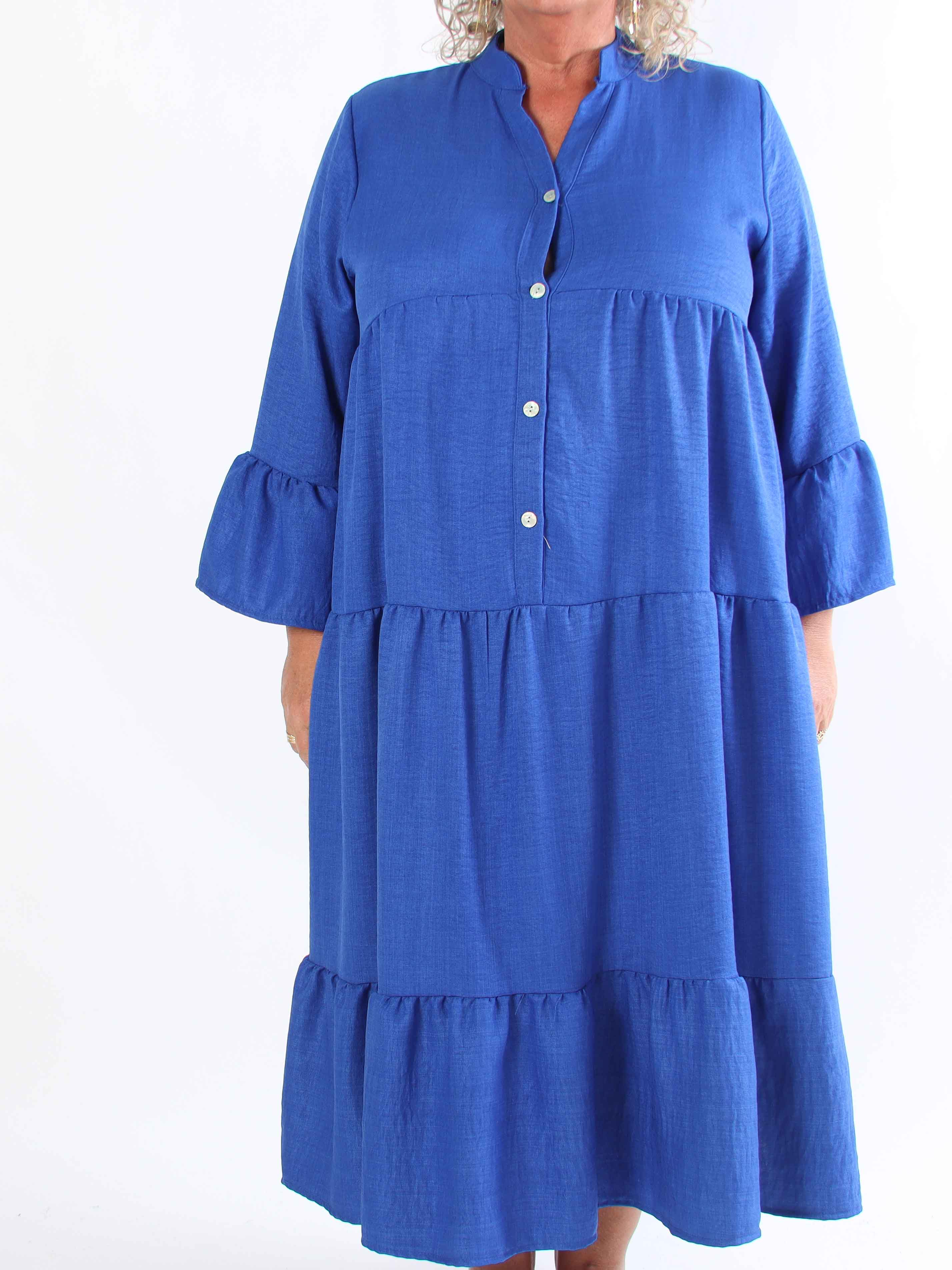 Arjana - Plus size-klänning med lager-på-lager-look och knappar