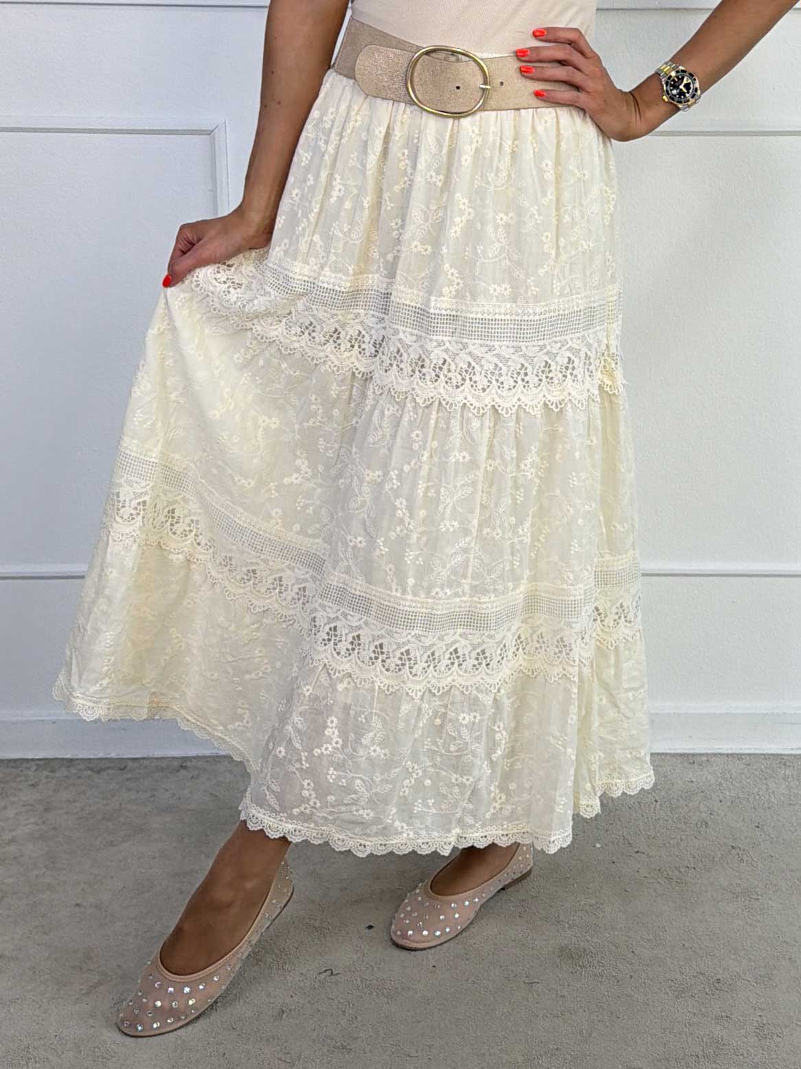 Aspen - Lang nederdel i blød bomuld med broderede detaljer