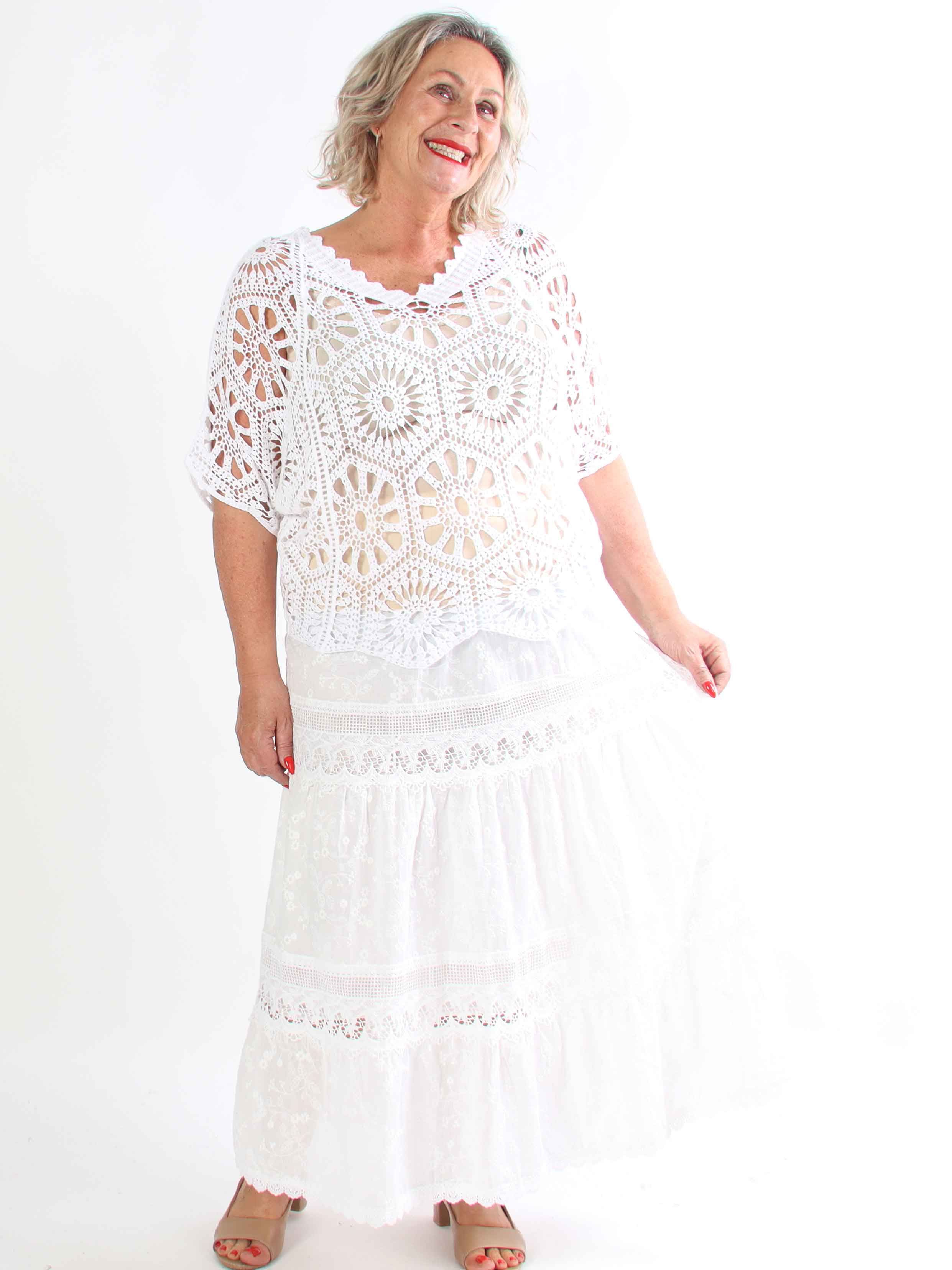 Aspen - Lang plus size nederdel i blød bomuld med broderede detaljer