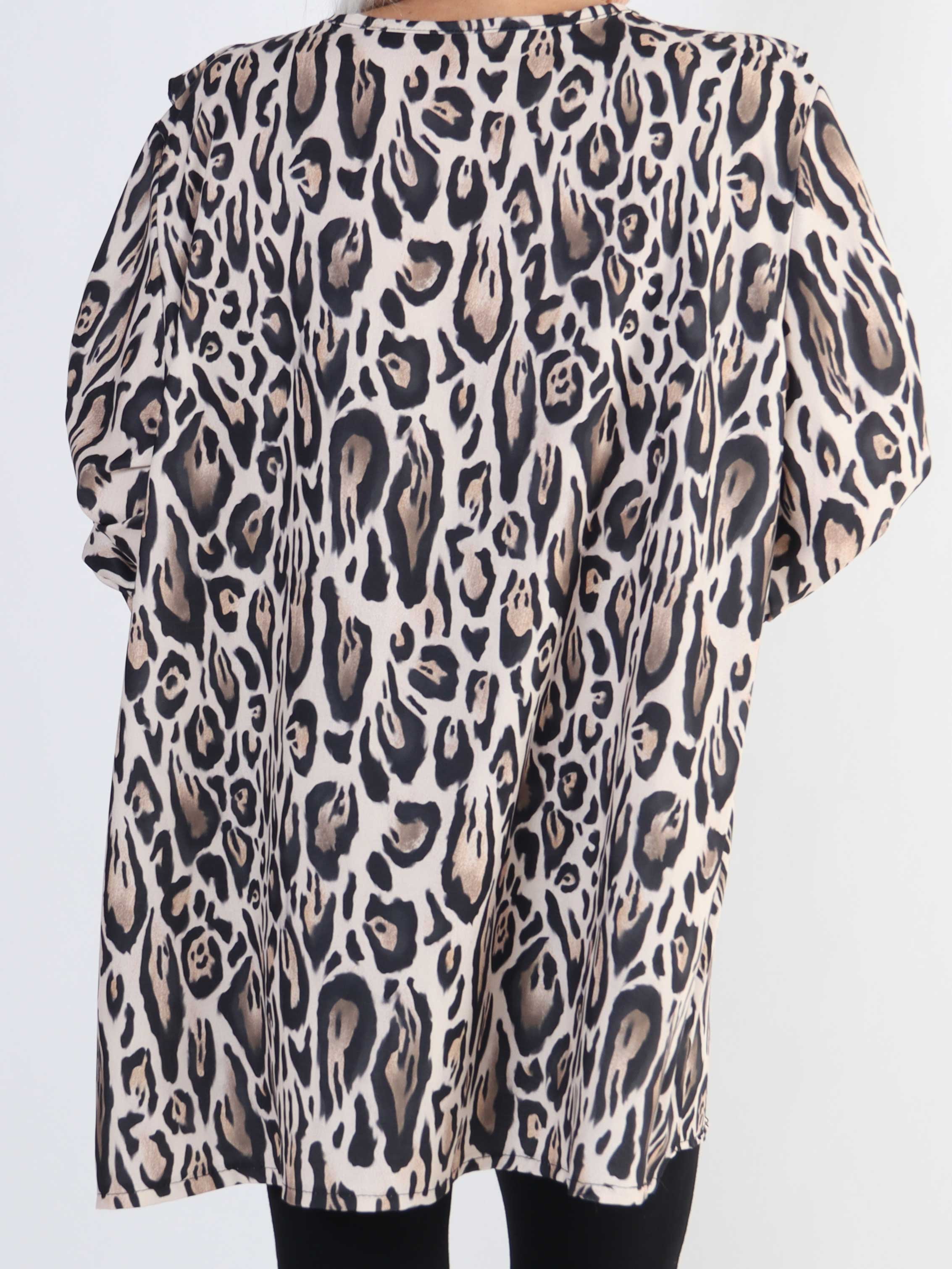 Ava - Söt tunika med volanger i stora storlekar