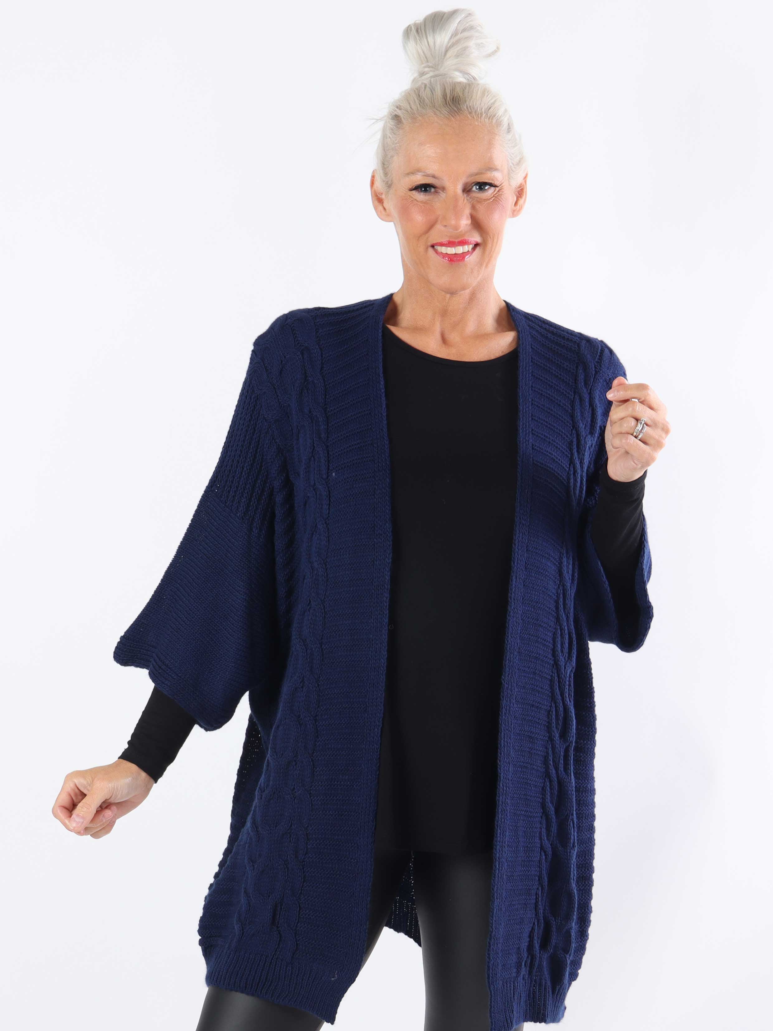 Avalon - Stickad cardigan i plus size med korta ärmar