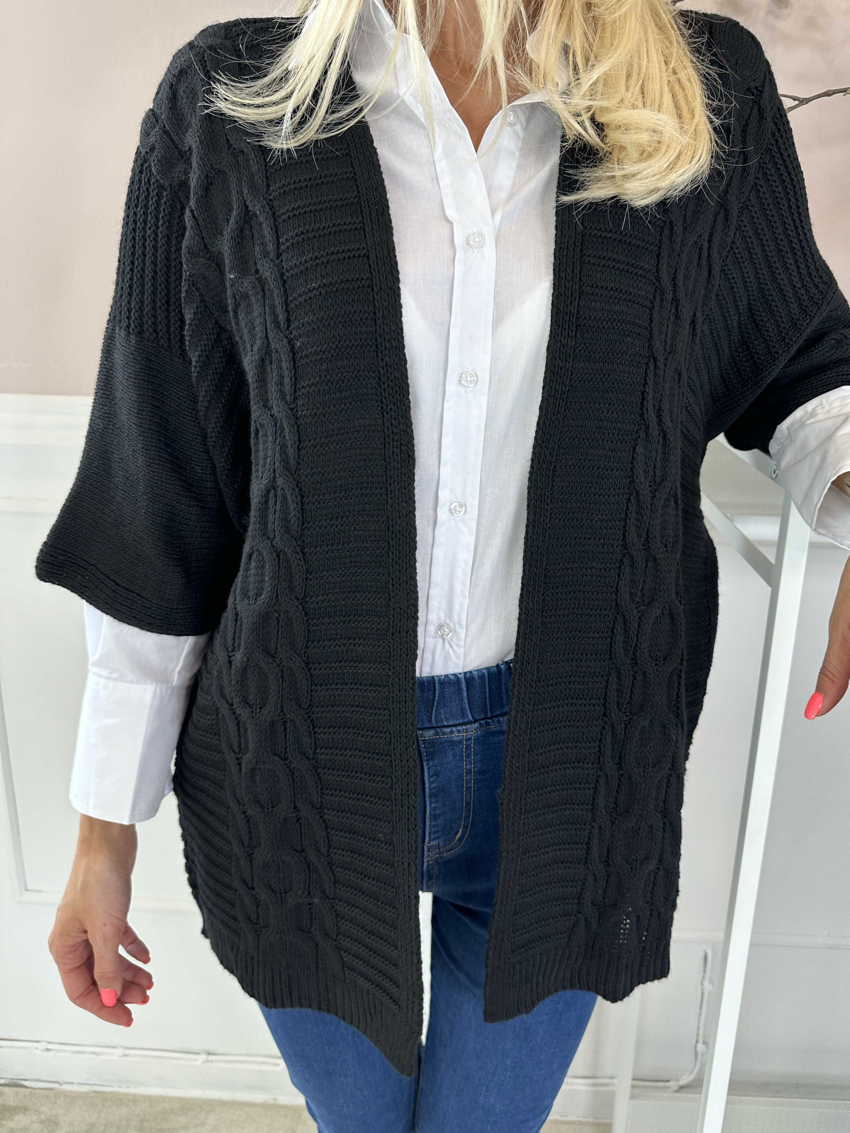 Avalon - Stickad cardigan med korta ärmar