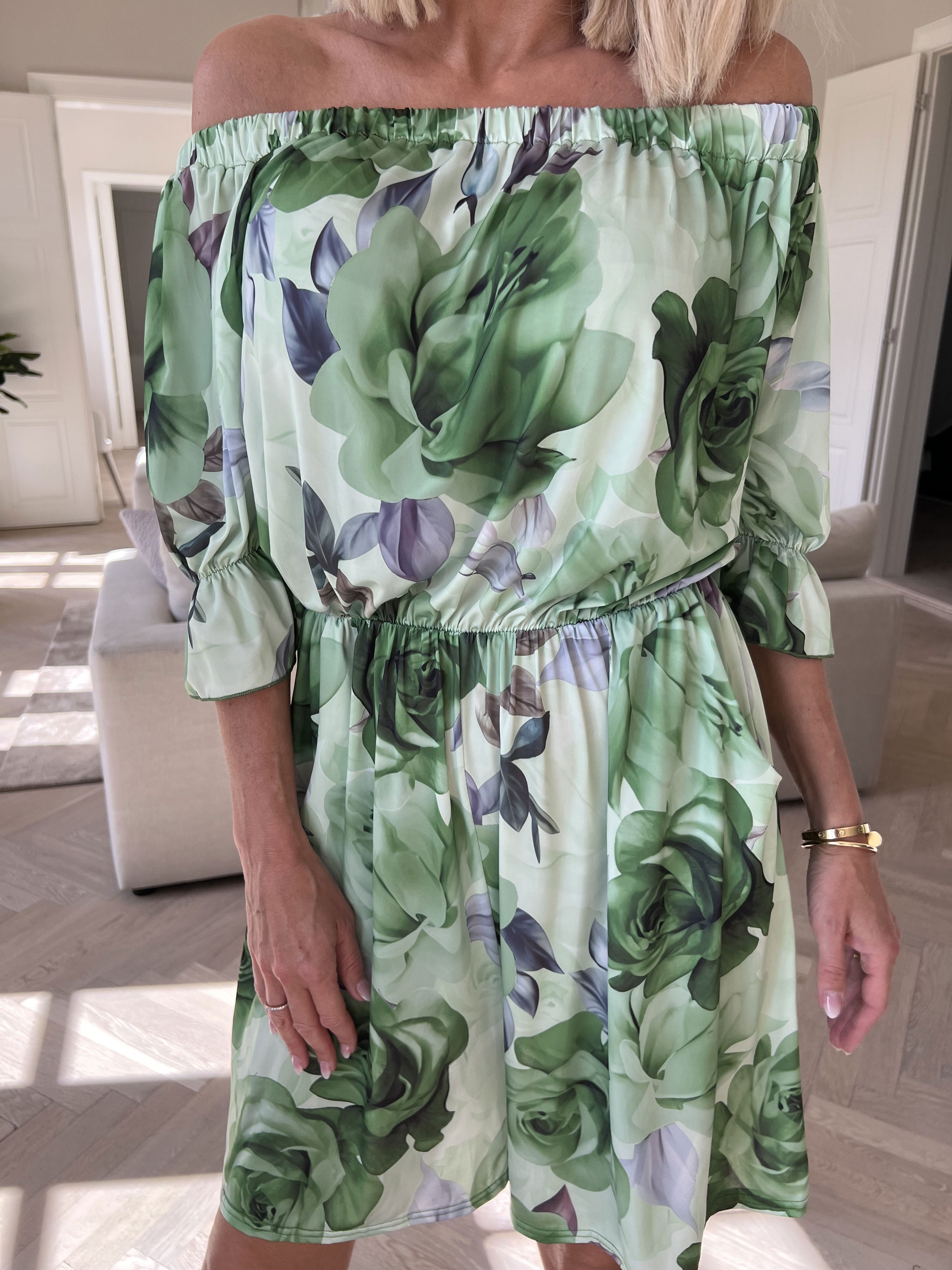 Ayla Playsuit - Elastisk blommig byxdräkt