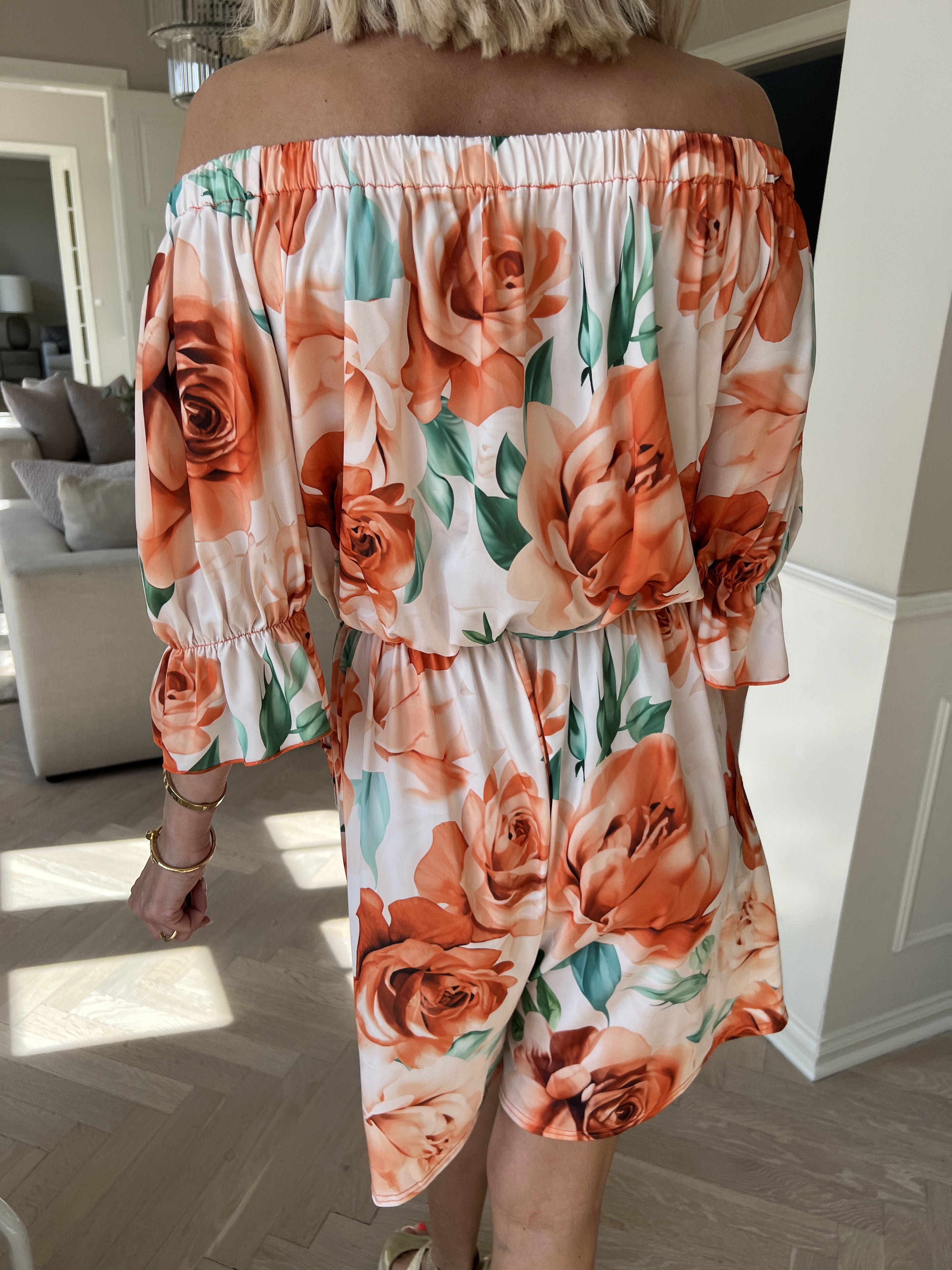 Ayla Playsuit - Elastisk blommig byxdräkt