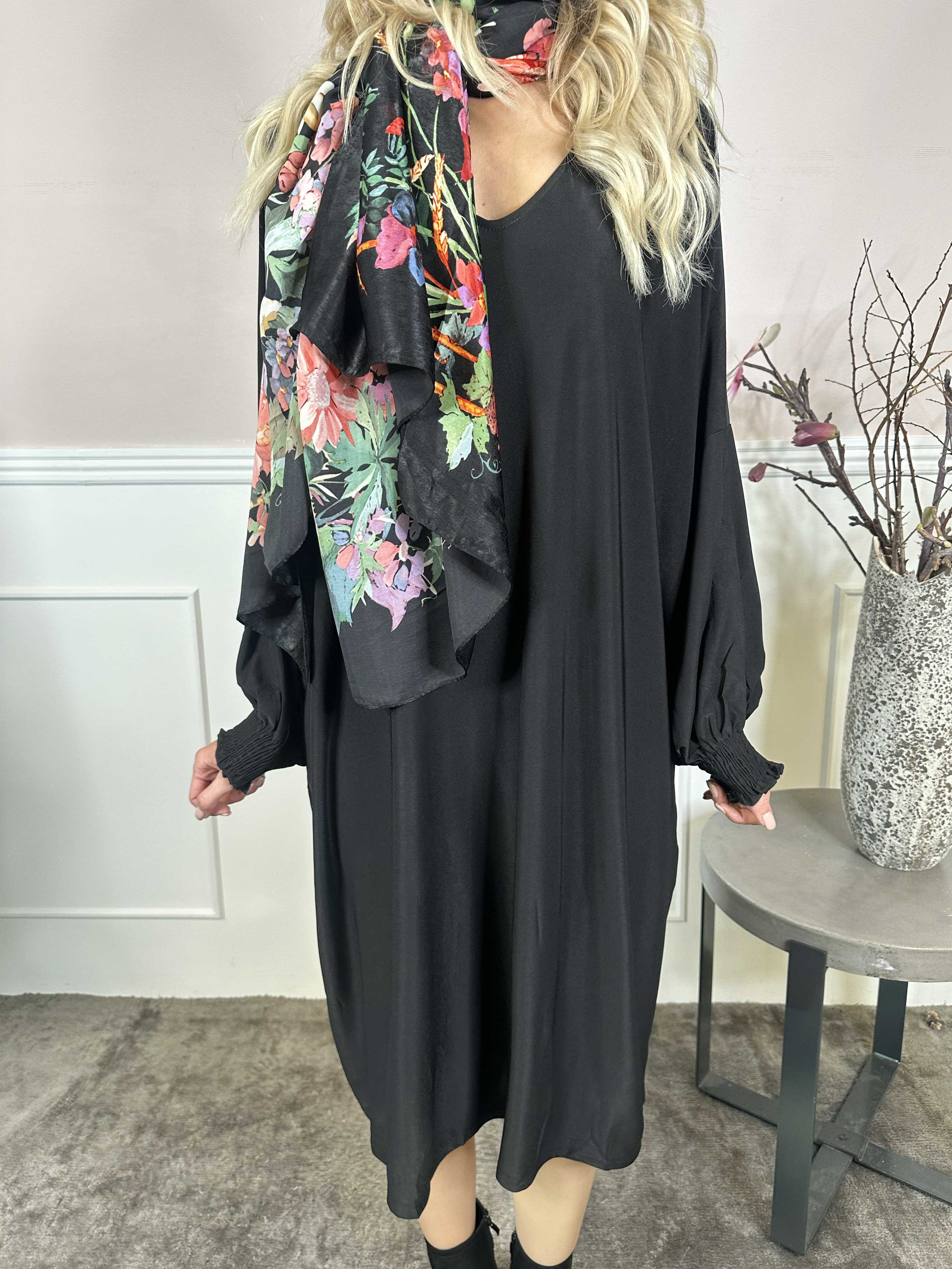 Azmina Plain L/S - Tunikaklänning i lös passform med resår