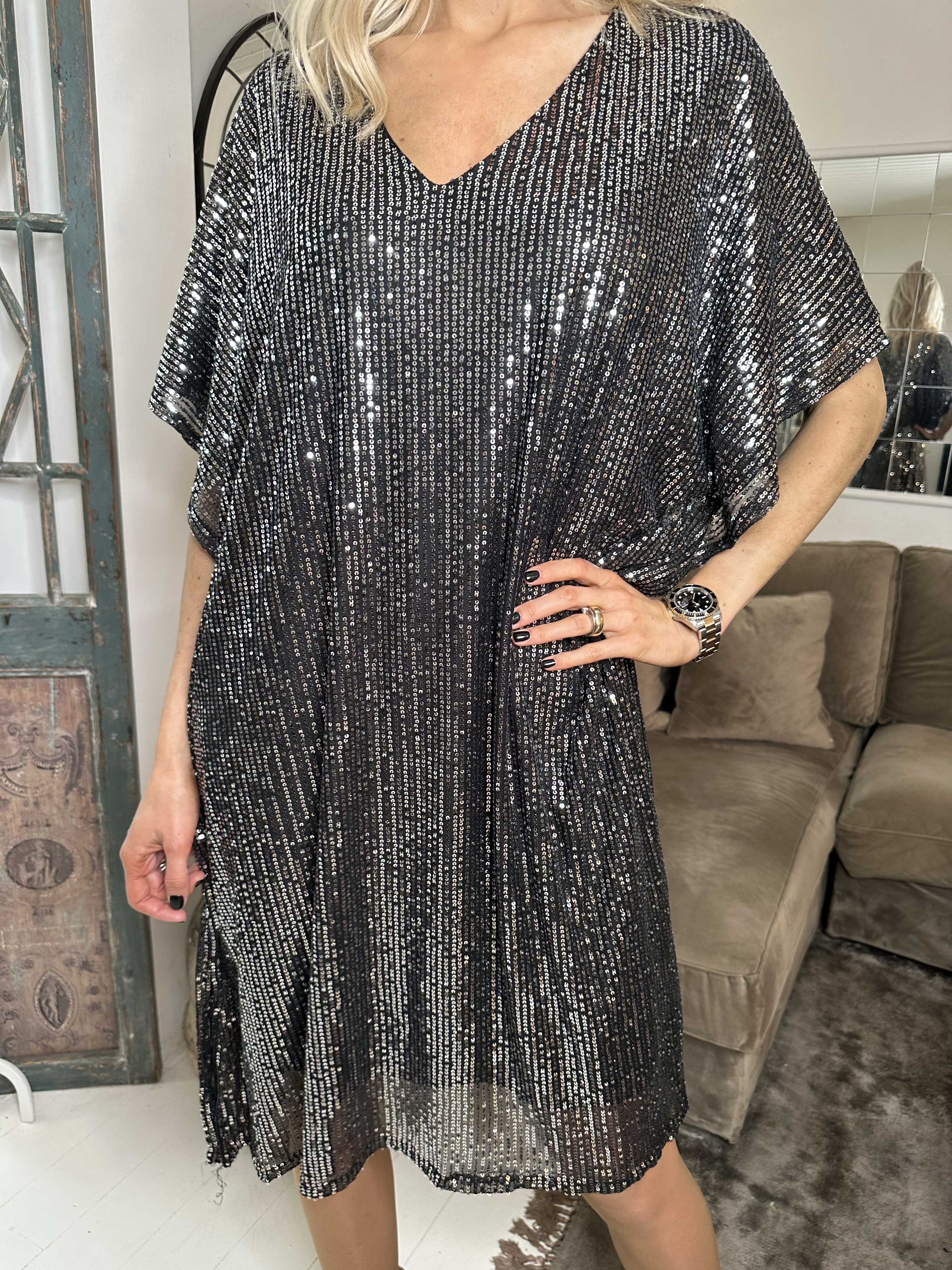 Azmina - Tunikaklänning med lös passform och paljetter