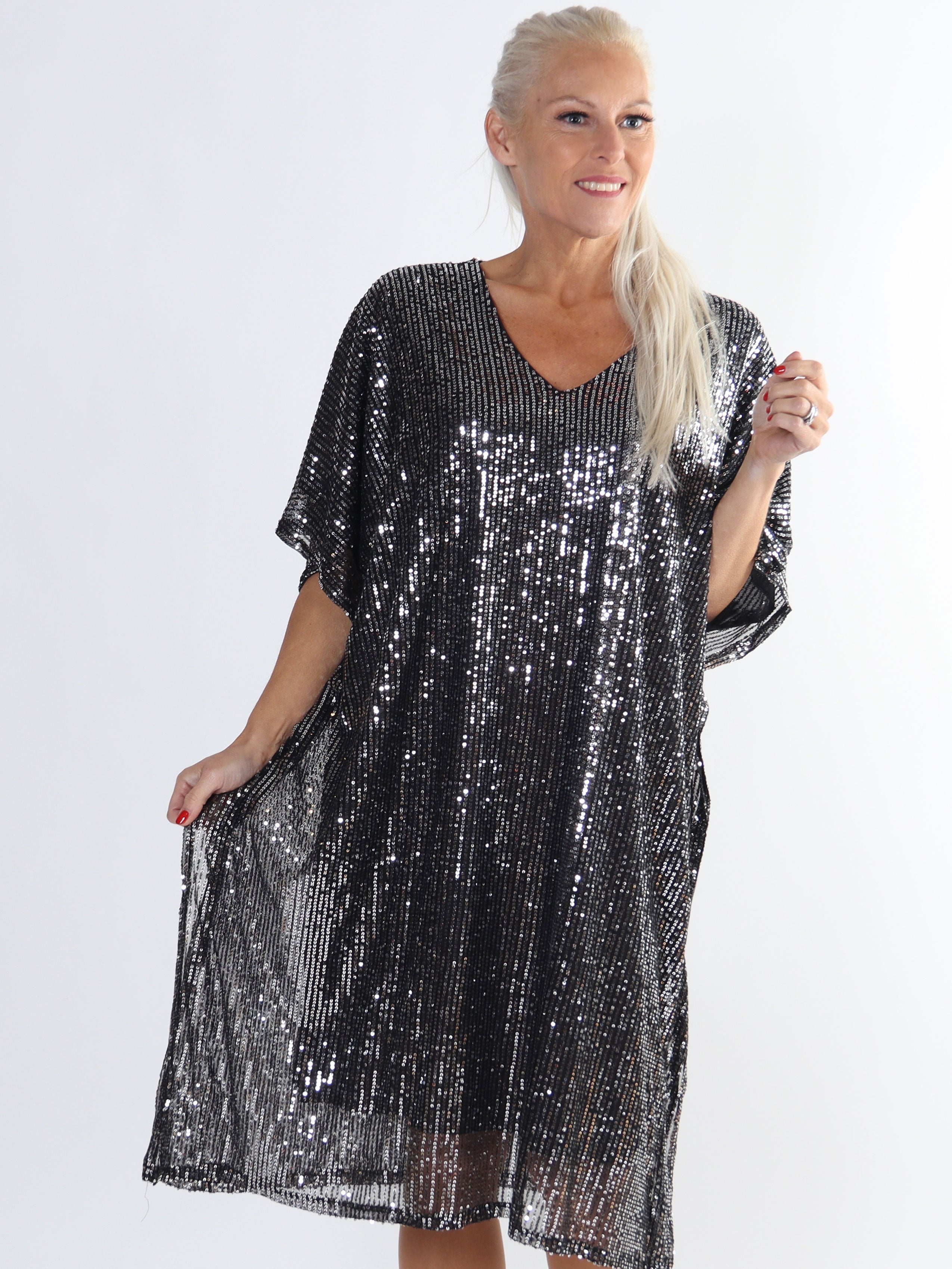 Azmina - Tunikaklänning med paljetter i stor storlek