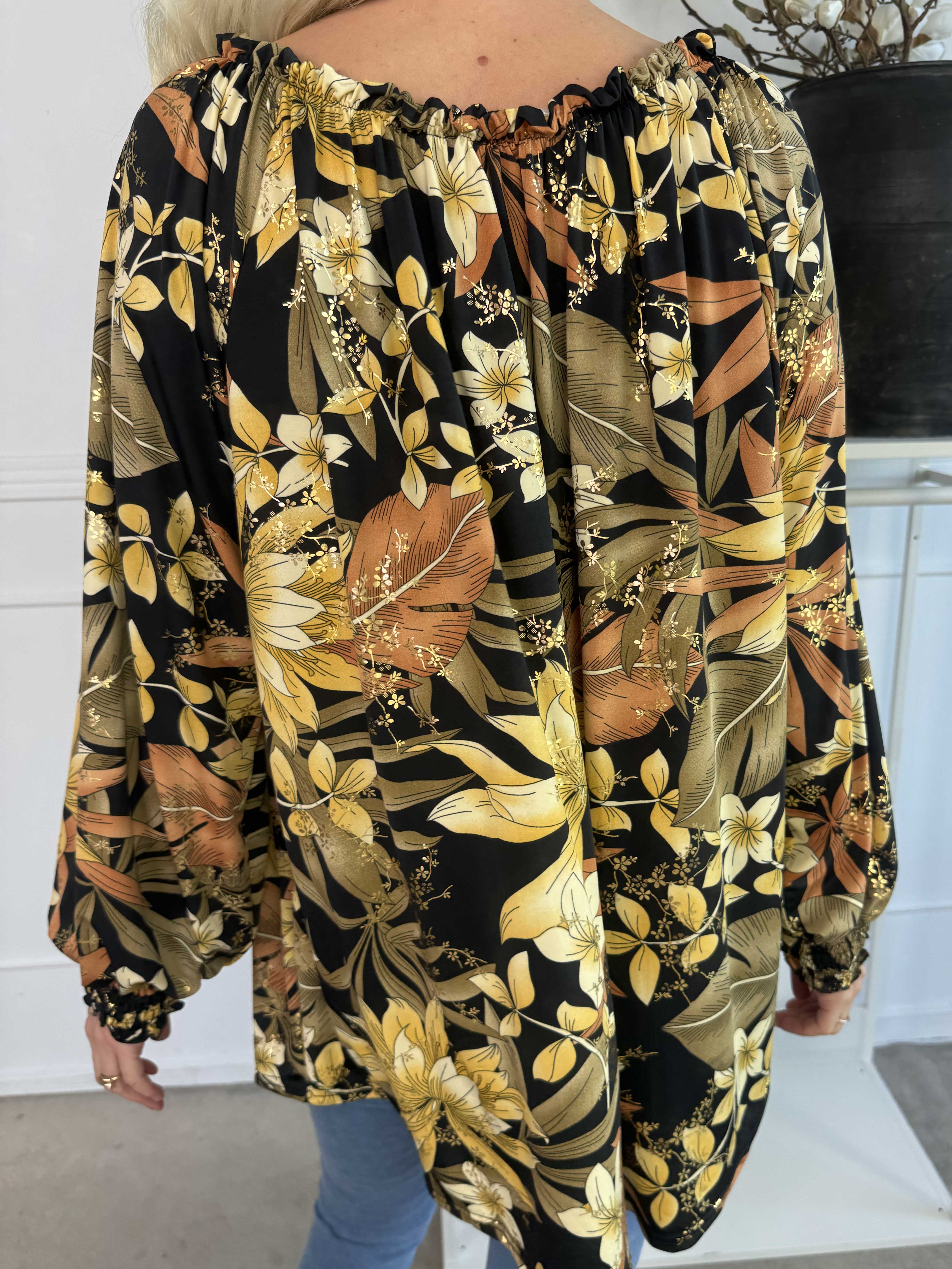 Aziras - Tunika i stretchigt tyg med elastisk halsringning