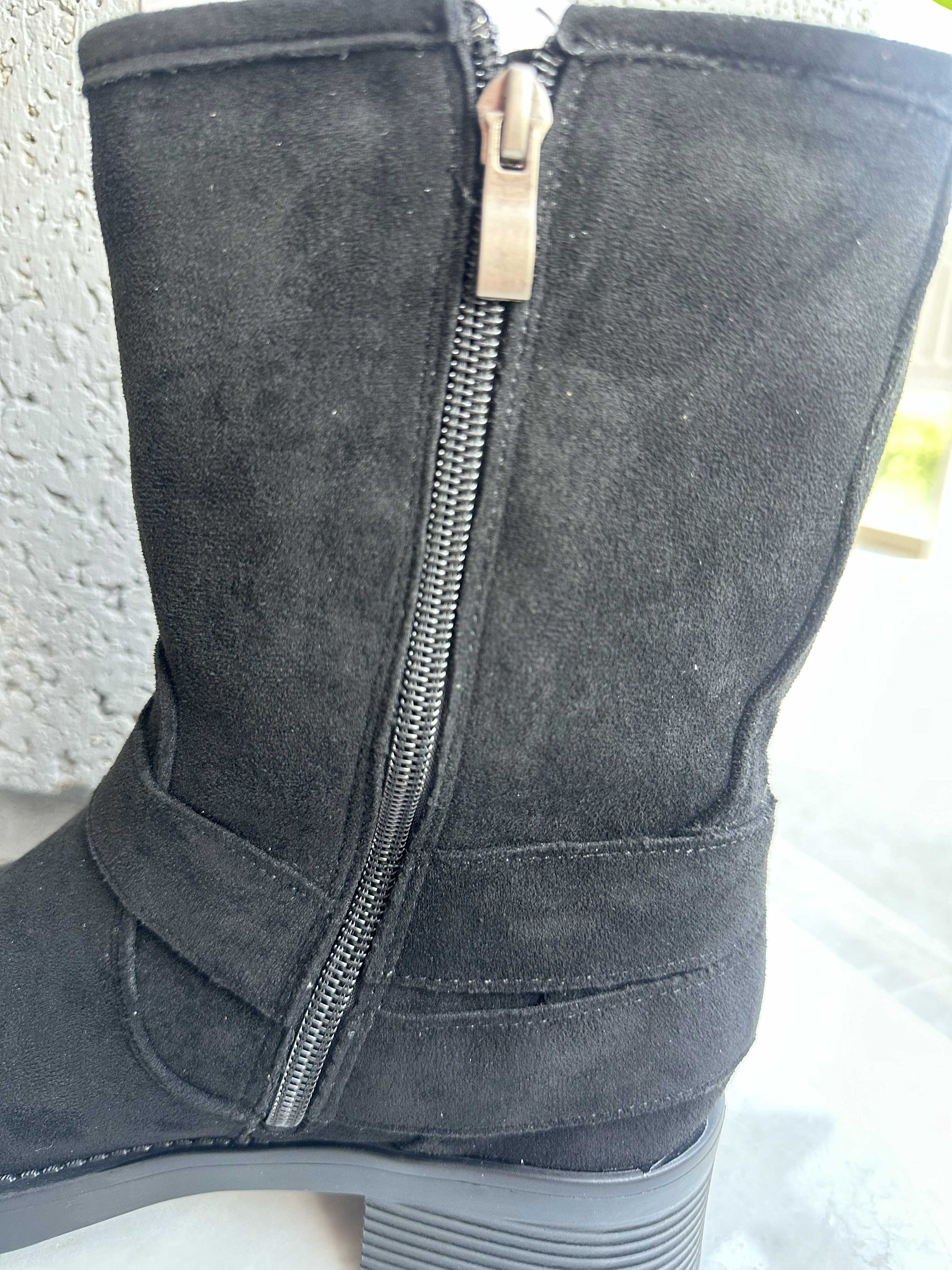 Barcelona - Mockaliknande stövlar med spännen