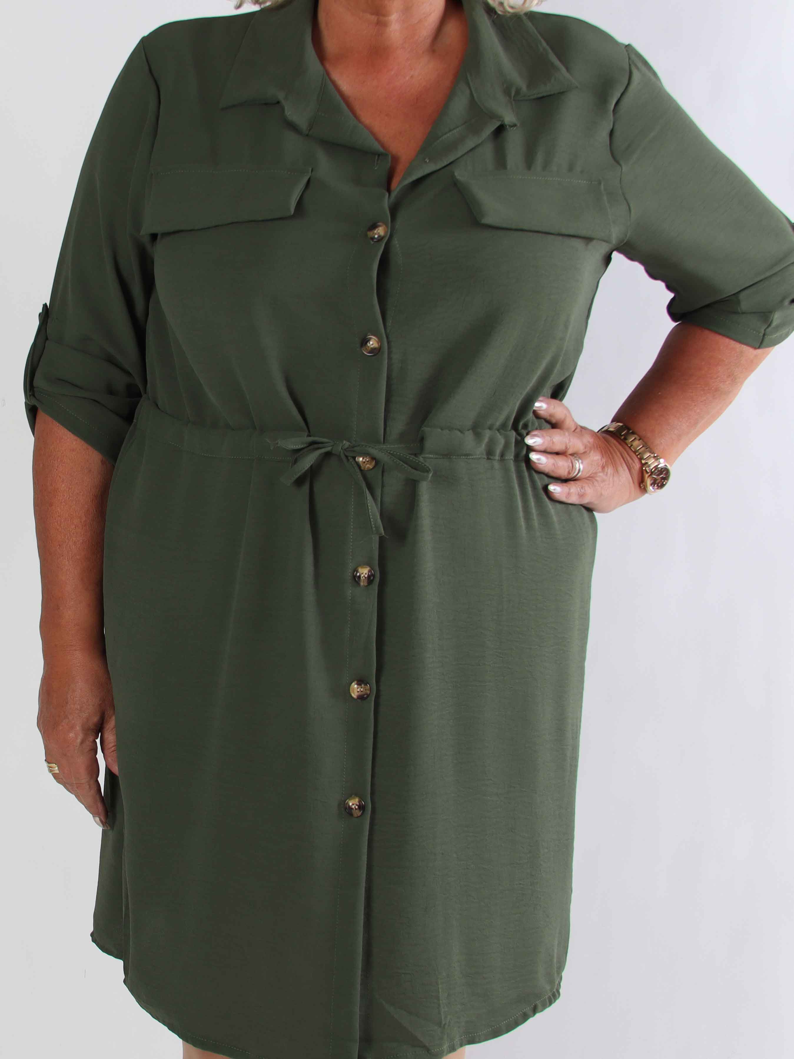 Baretta - Söt plus size skjortklänning med knytskärp i midjan