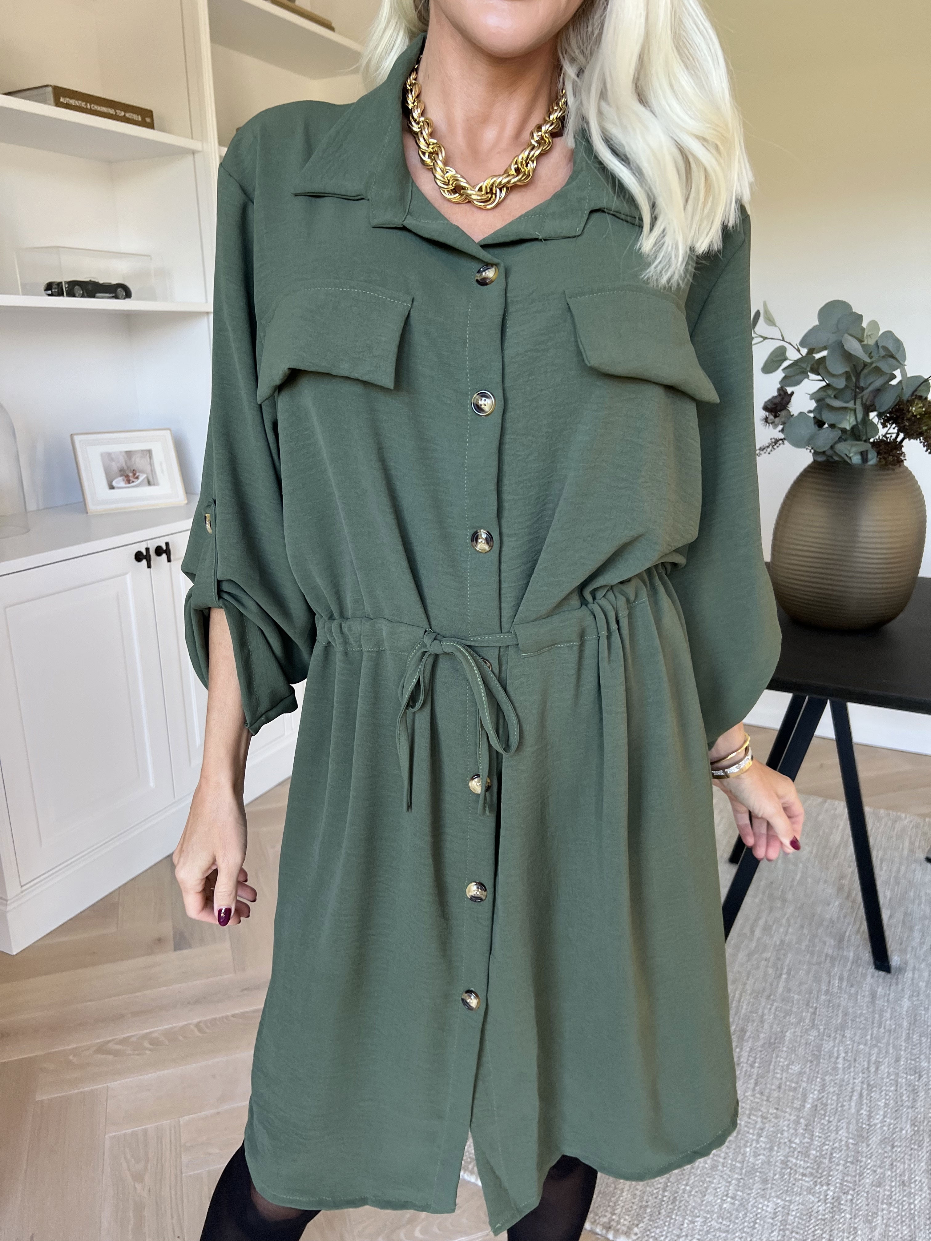 Baretta - Söt skjortklänning med knytskärp i midjan