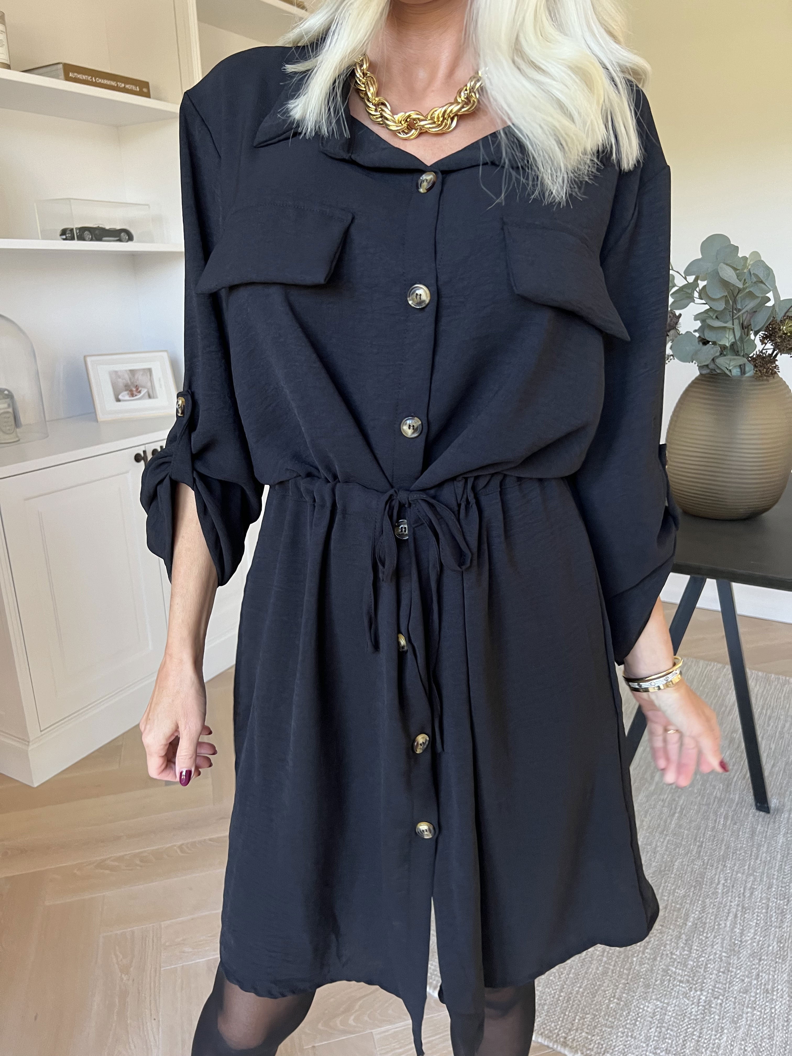 Baretta - Söt skjortklänning med knytskärp i midjan