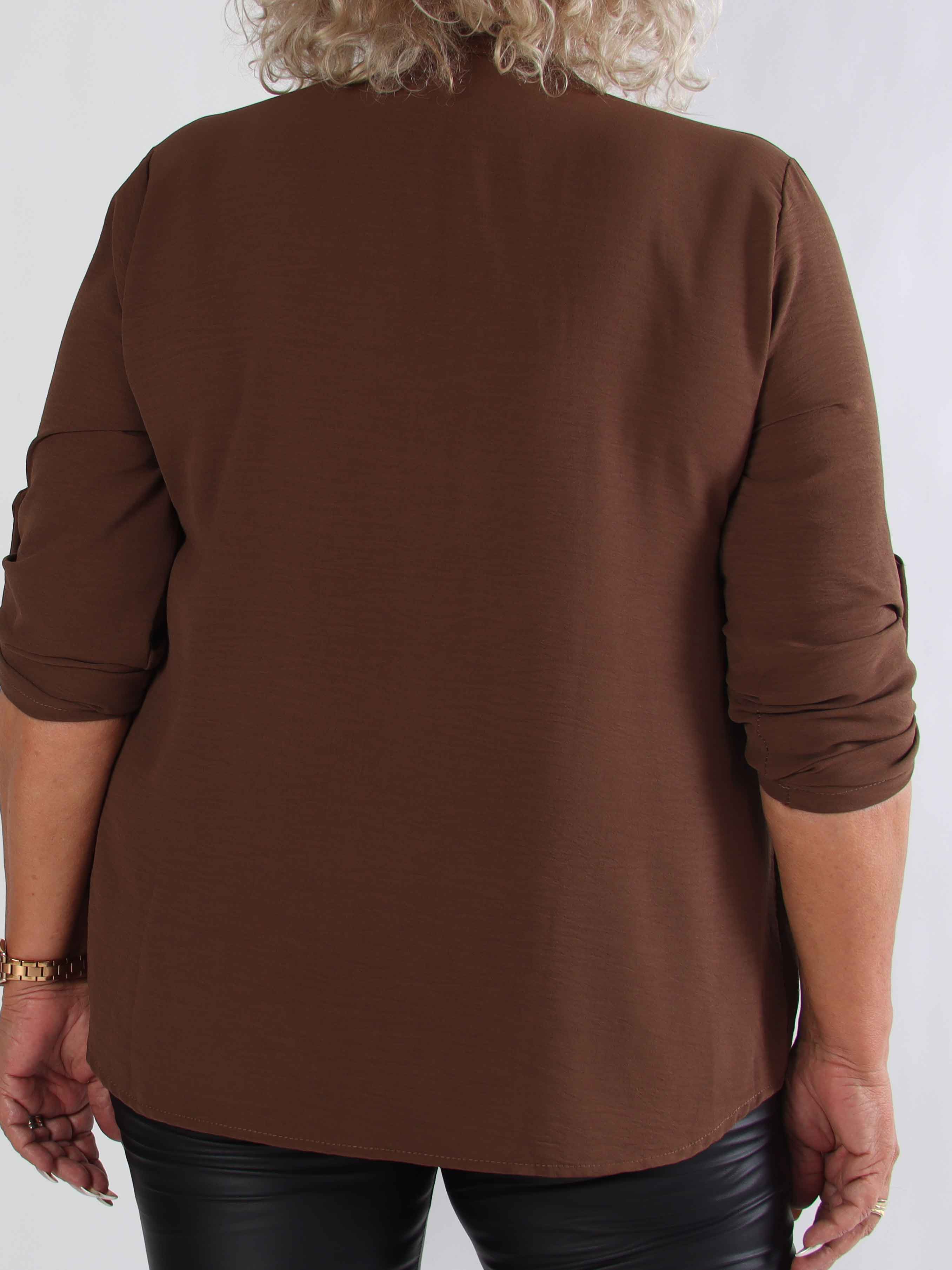 Bekka - Plus size skjorta i viskos med guldfärgade knappar och brosch