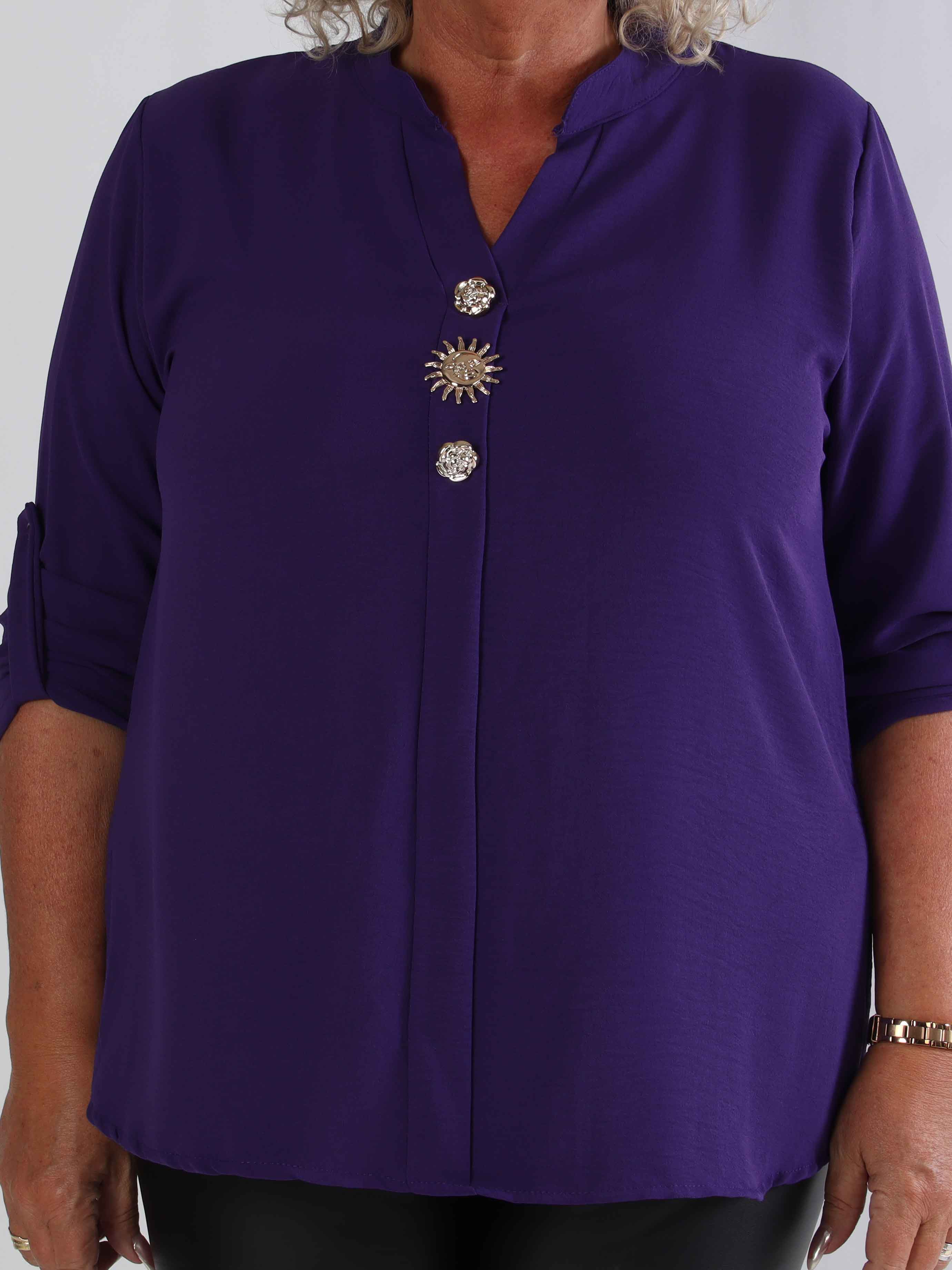 Bekka - Plus size skjorta i viskos med guldfärgade knappar och brosch