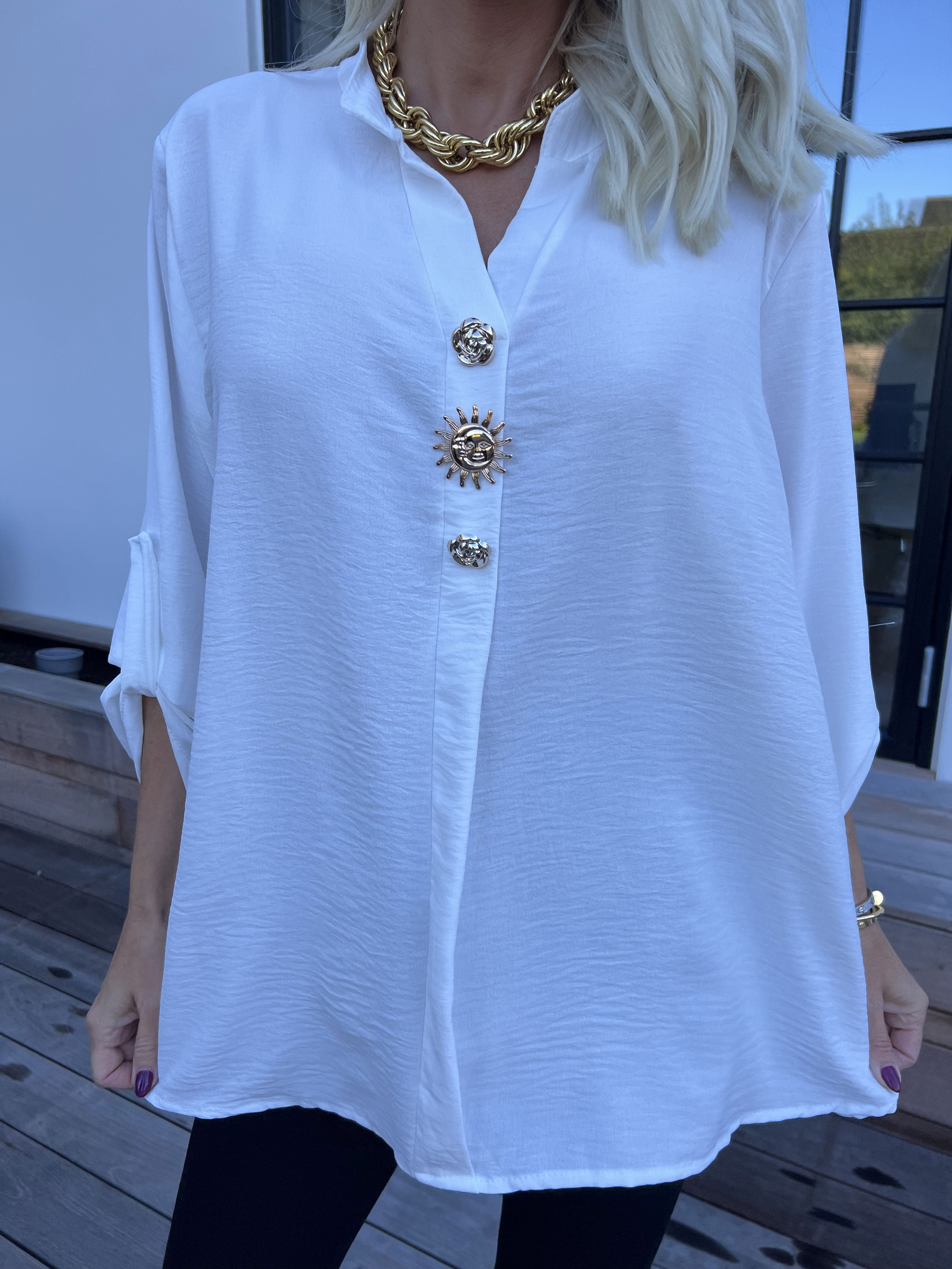 Bekka - Skjorta i viskos med guldfärgade knappar och brosch