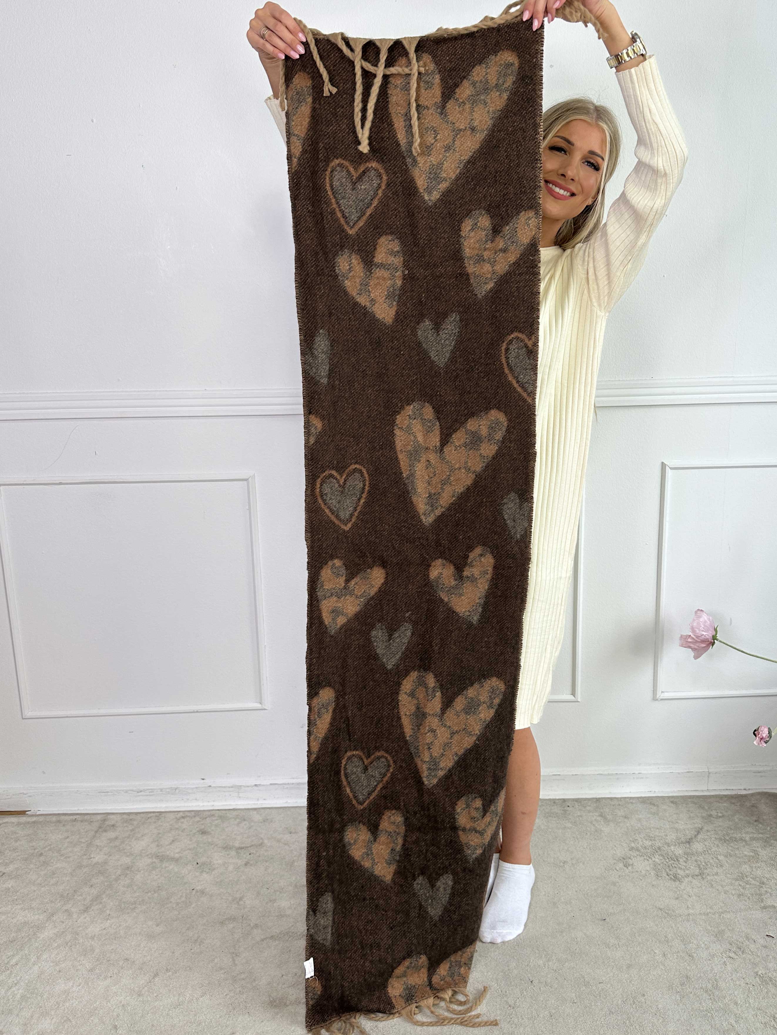Bellean - Mjuk halsduk med hjärtan av leopardmönster