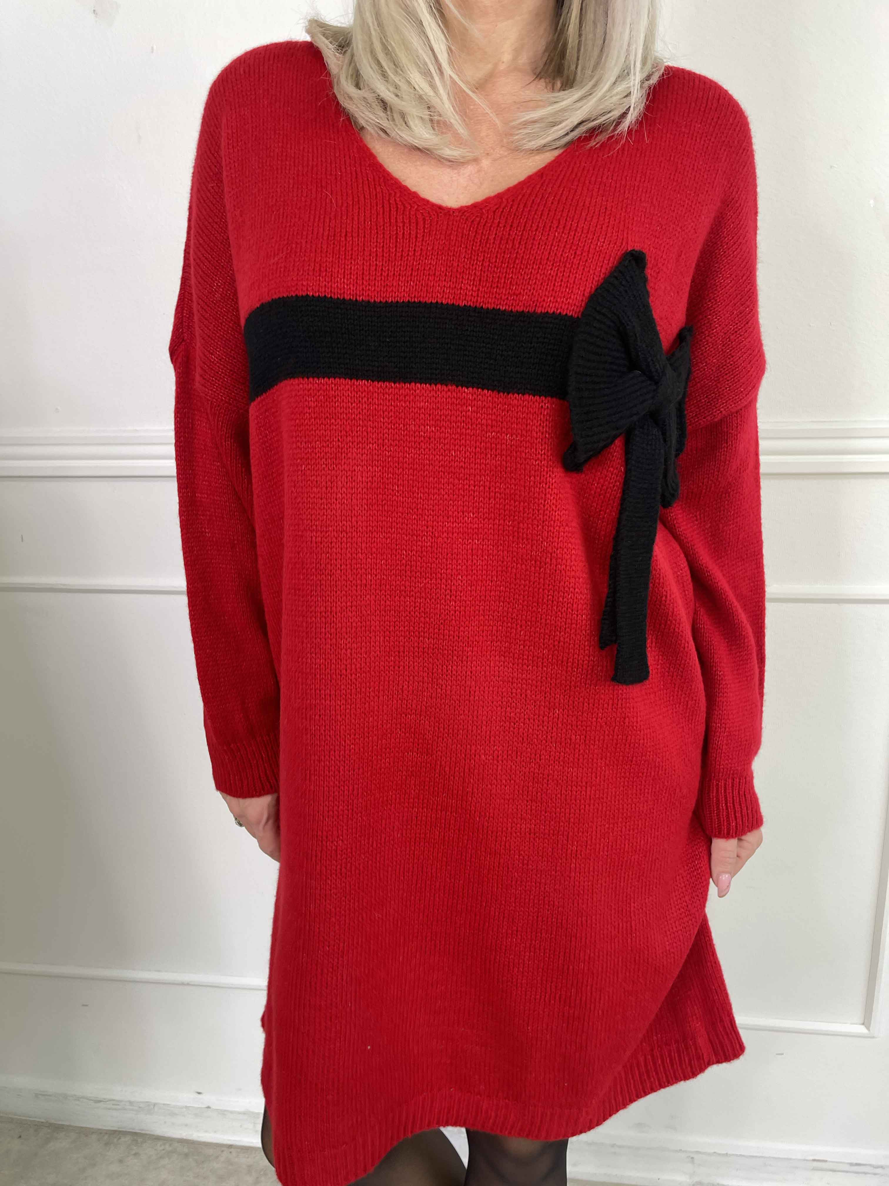 Berra - Stickad klänning med band och rosett