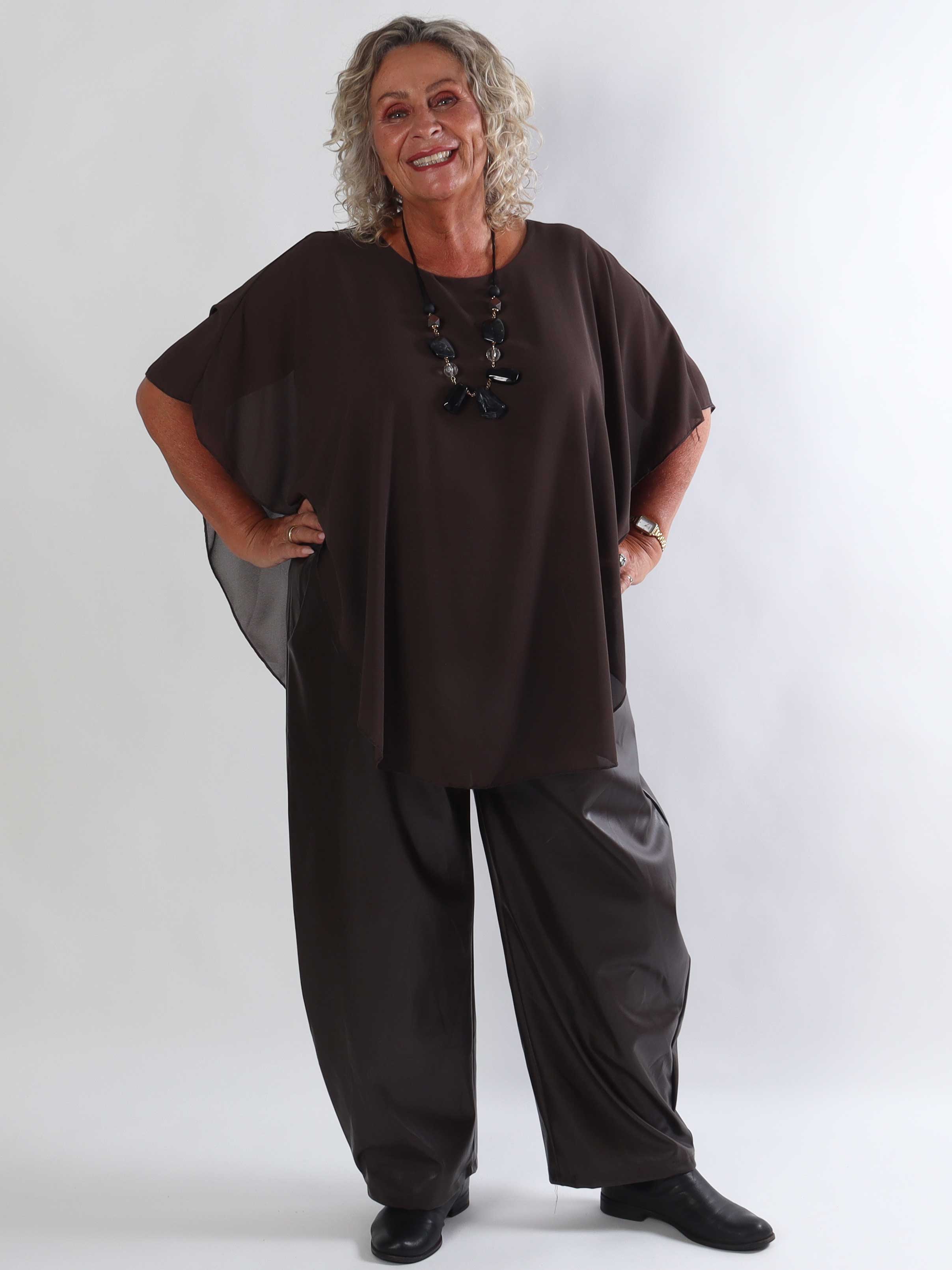 Betina - Fede plus size bukser i trendy læderlook med elastikkant i livet