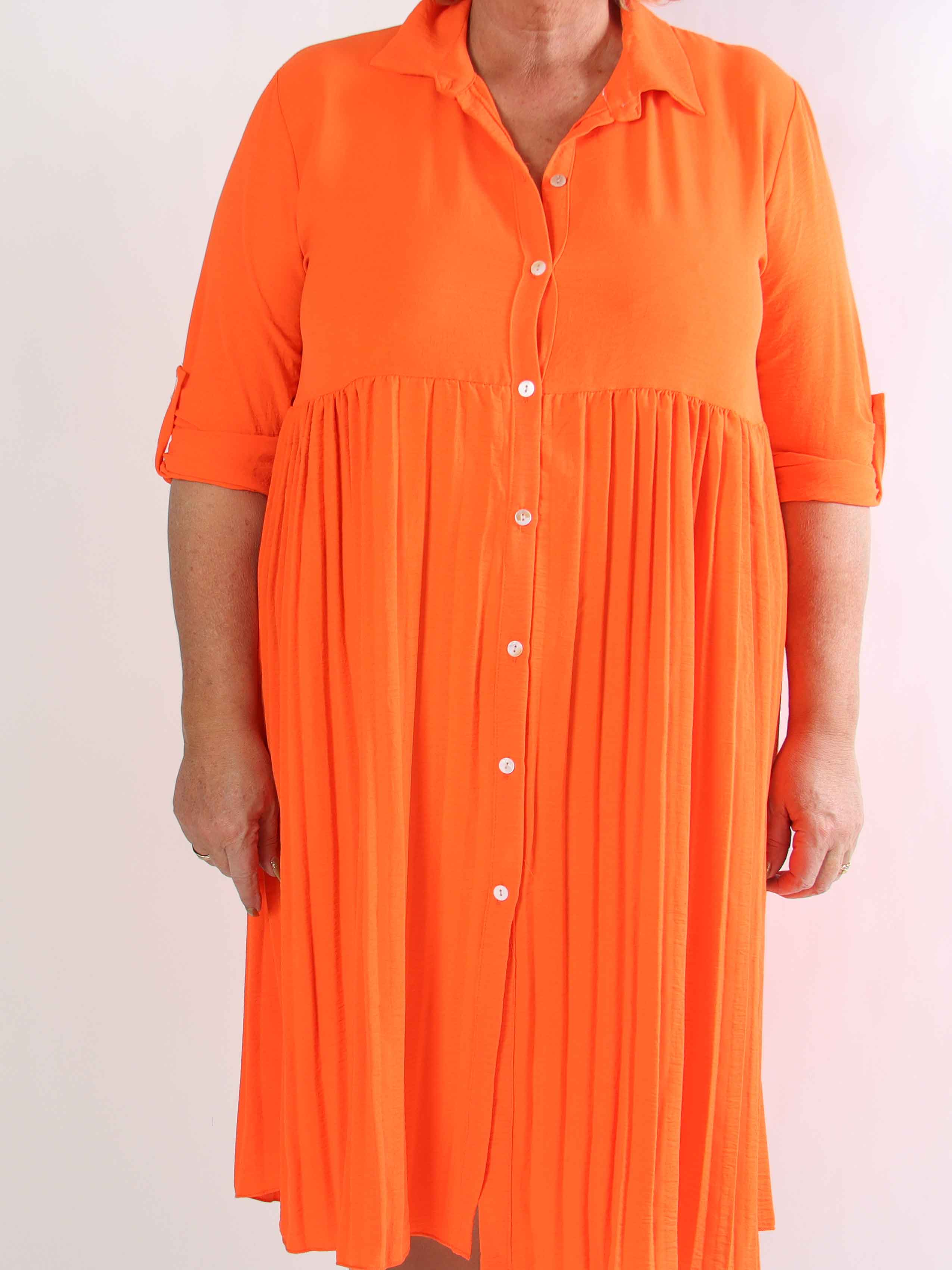 Betsy - Plus size skjortekjole i blød viskose med plisseret skørt