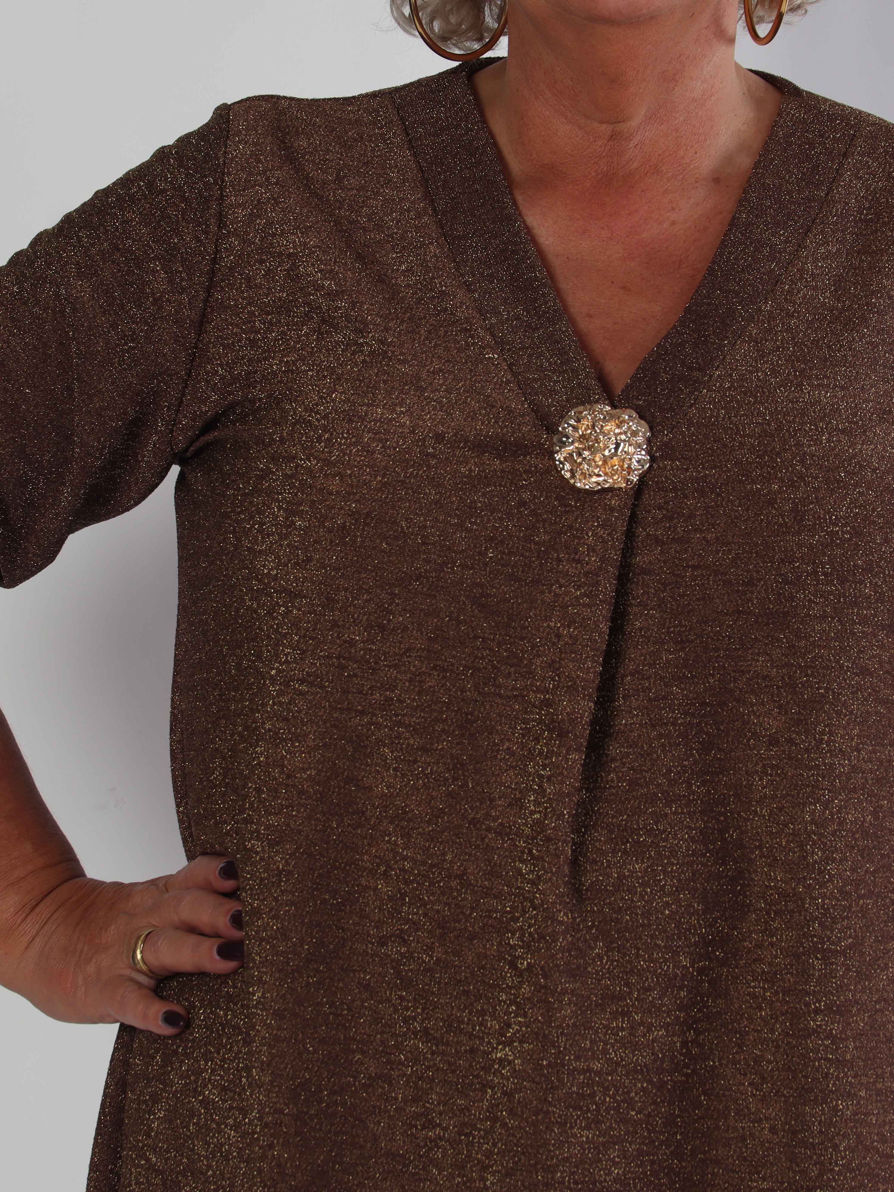 Betty - Söt glittrig plus size tunikaklänning med guldbrosch