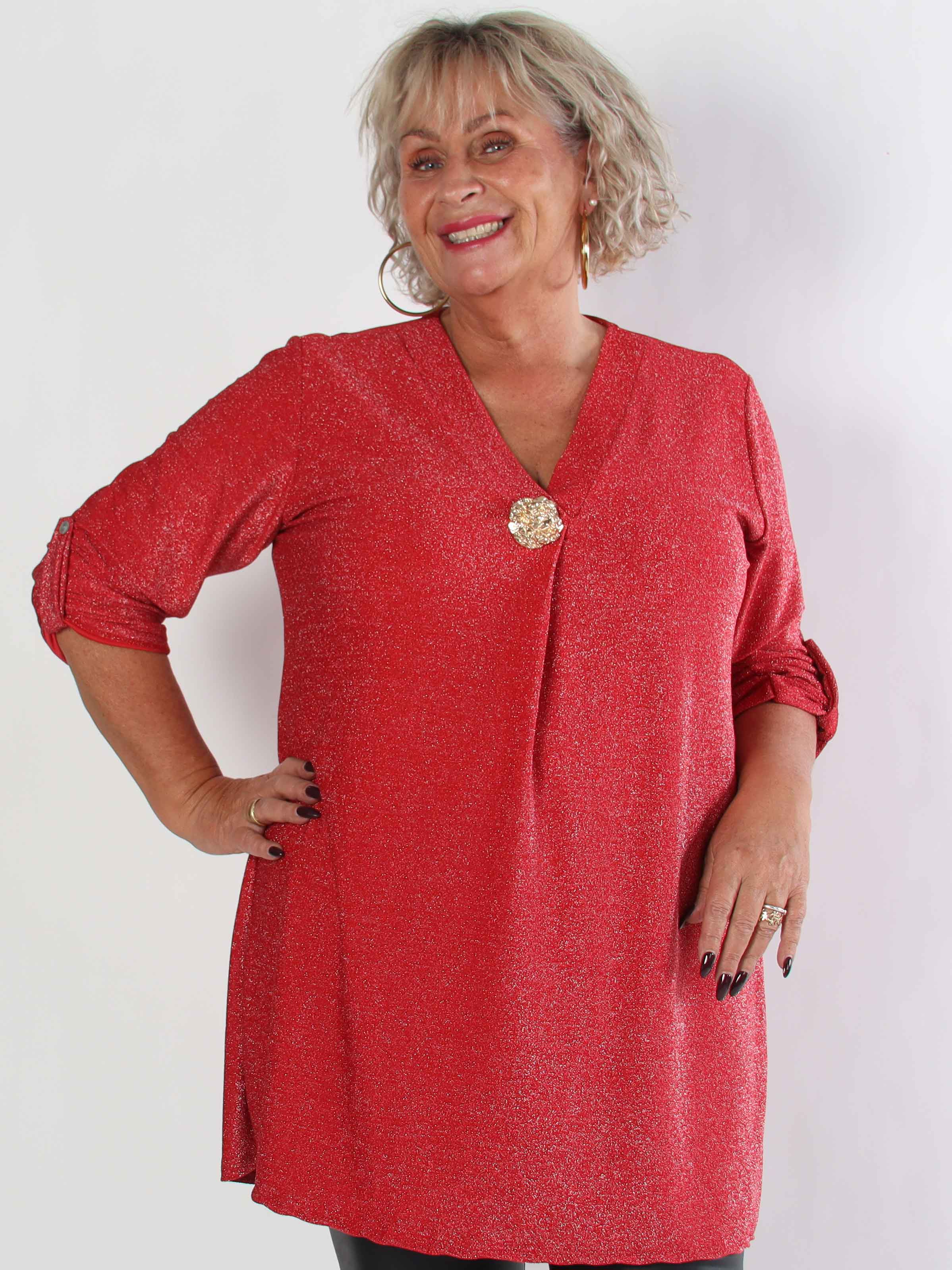 Betty - Söt glittrig plus size tunikaklänning med guldbrosch