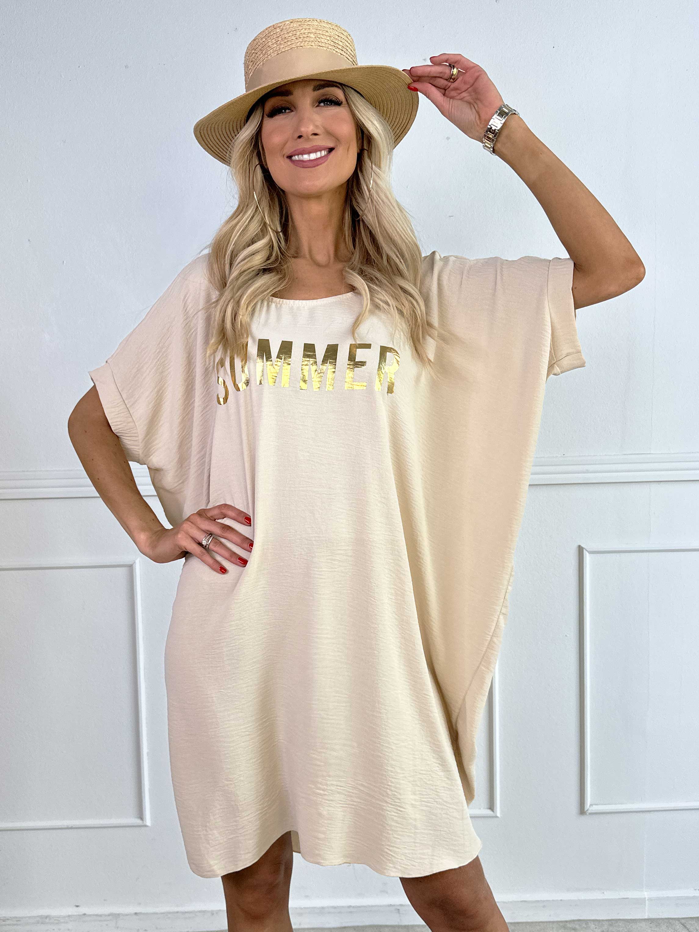 Bine - Söt klänning med lös passform och guldtryck på bröstet