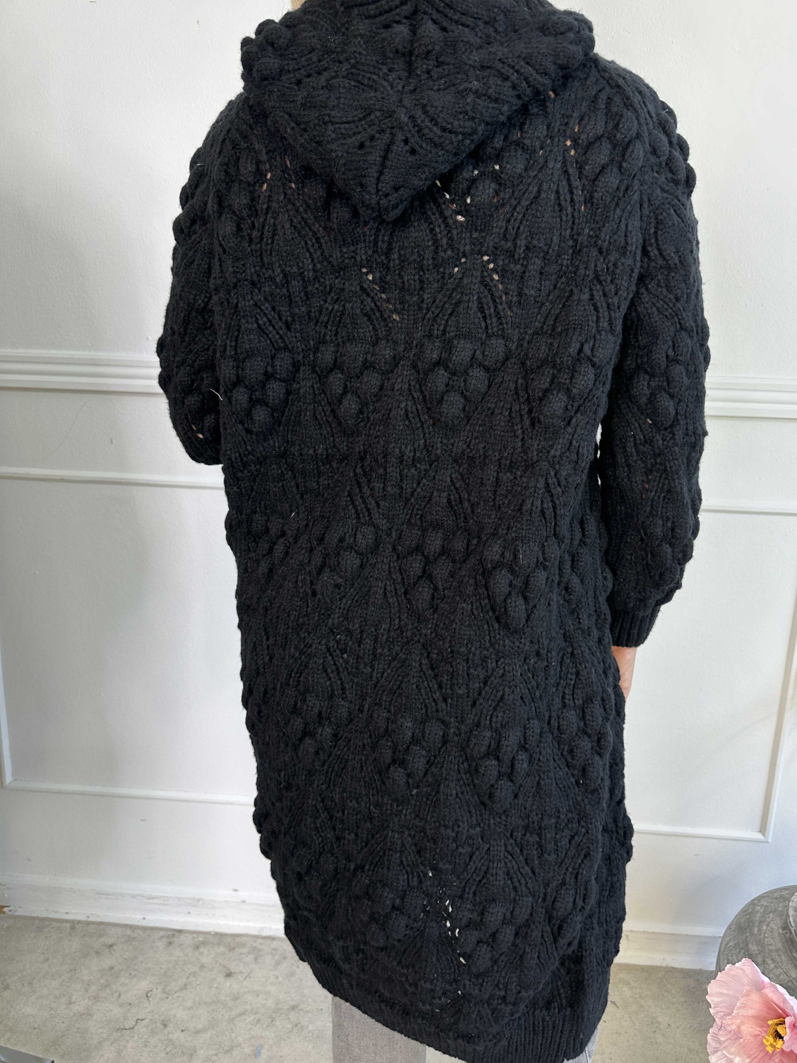 Cronia - Tjock stickad kofta med luva