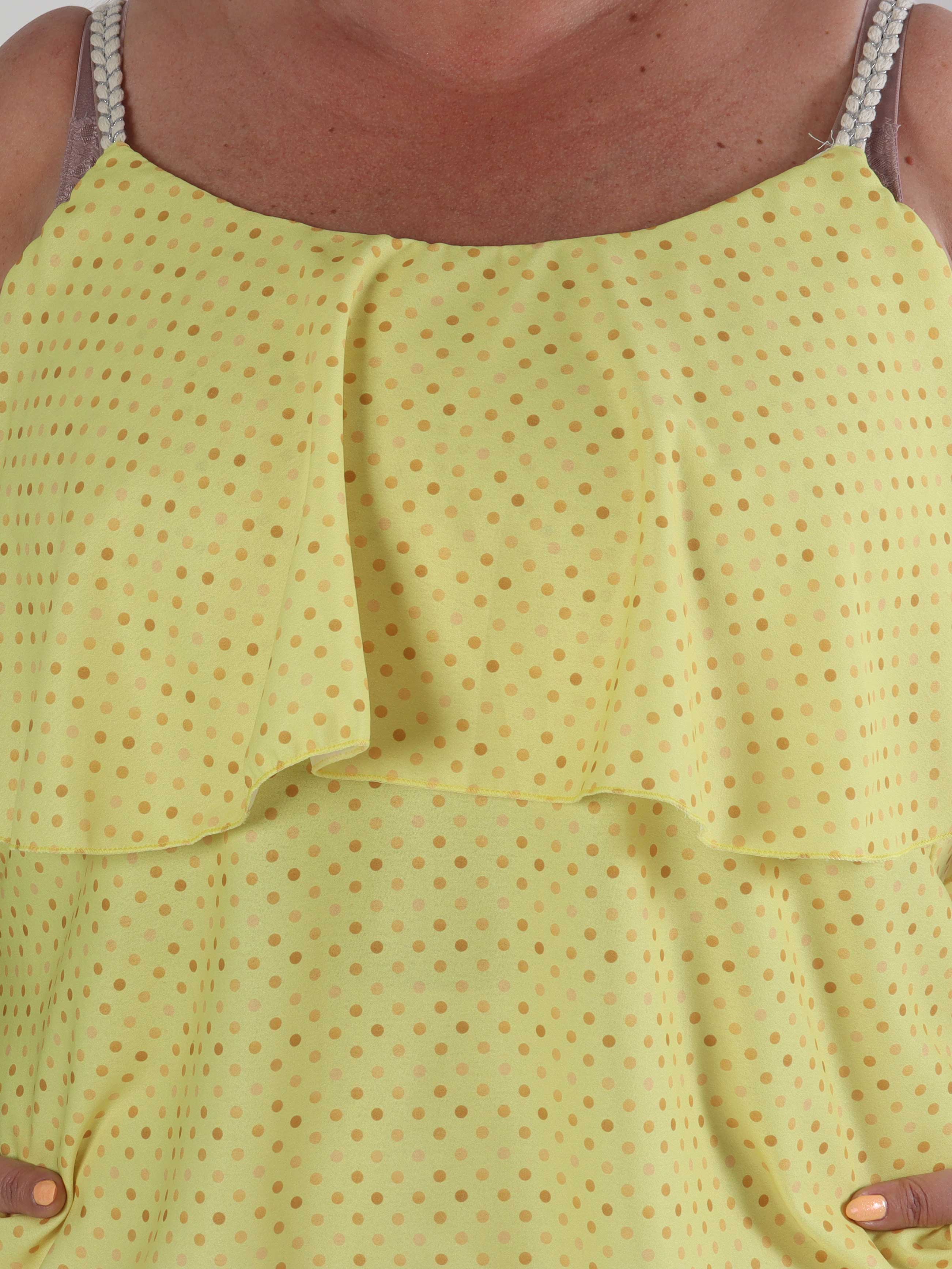 Blanca Dot Top - Prickig plus size topp med volangkant och flätade axelband