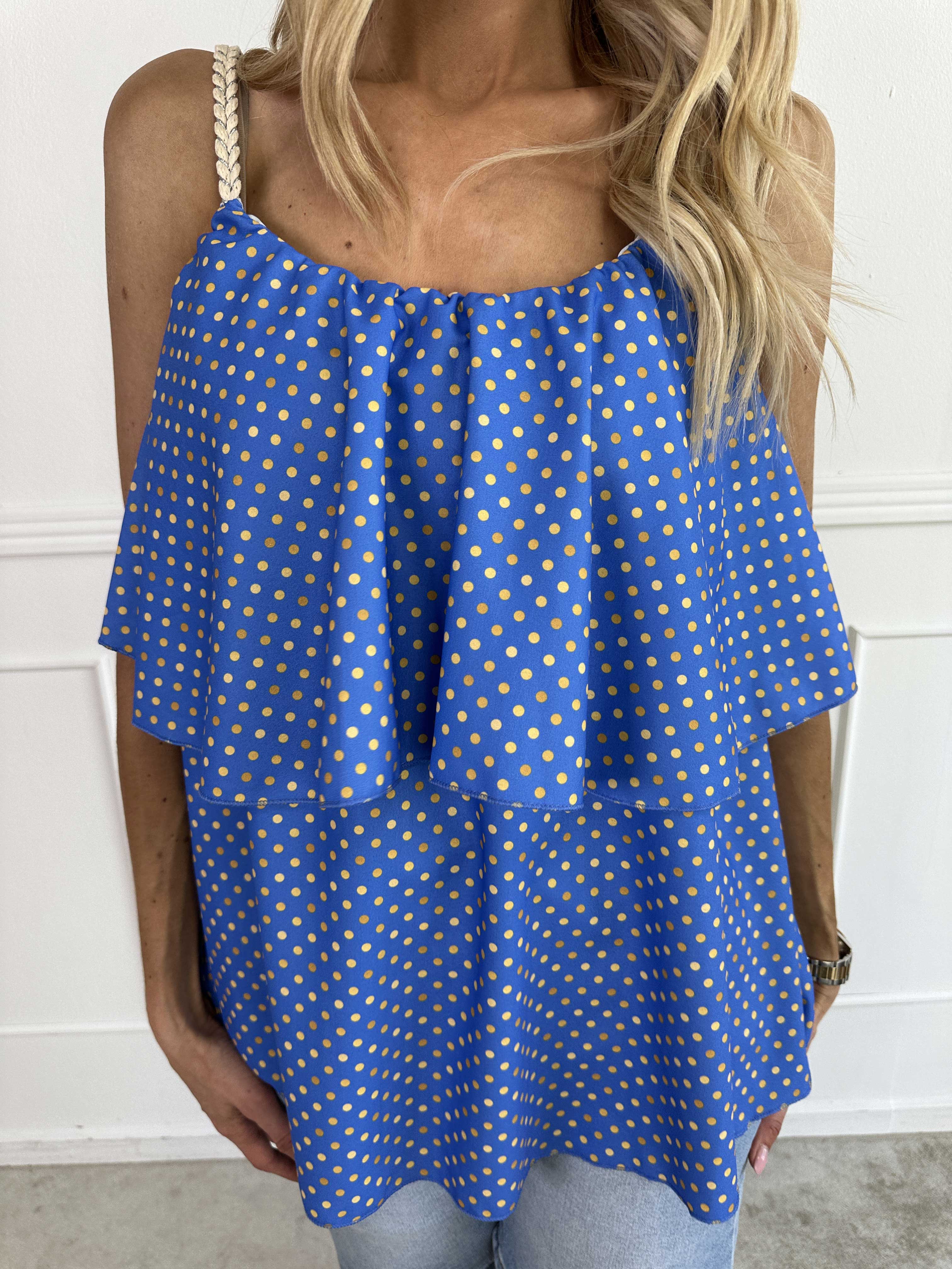 Blanca Dot Top - Prickig topp med volangkant och flätade axelband