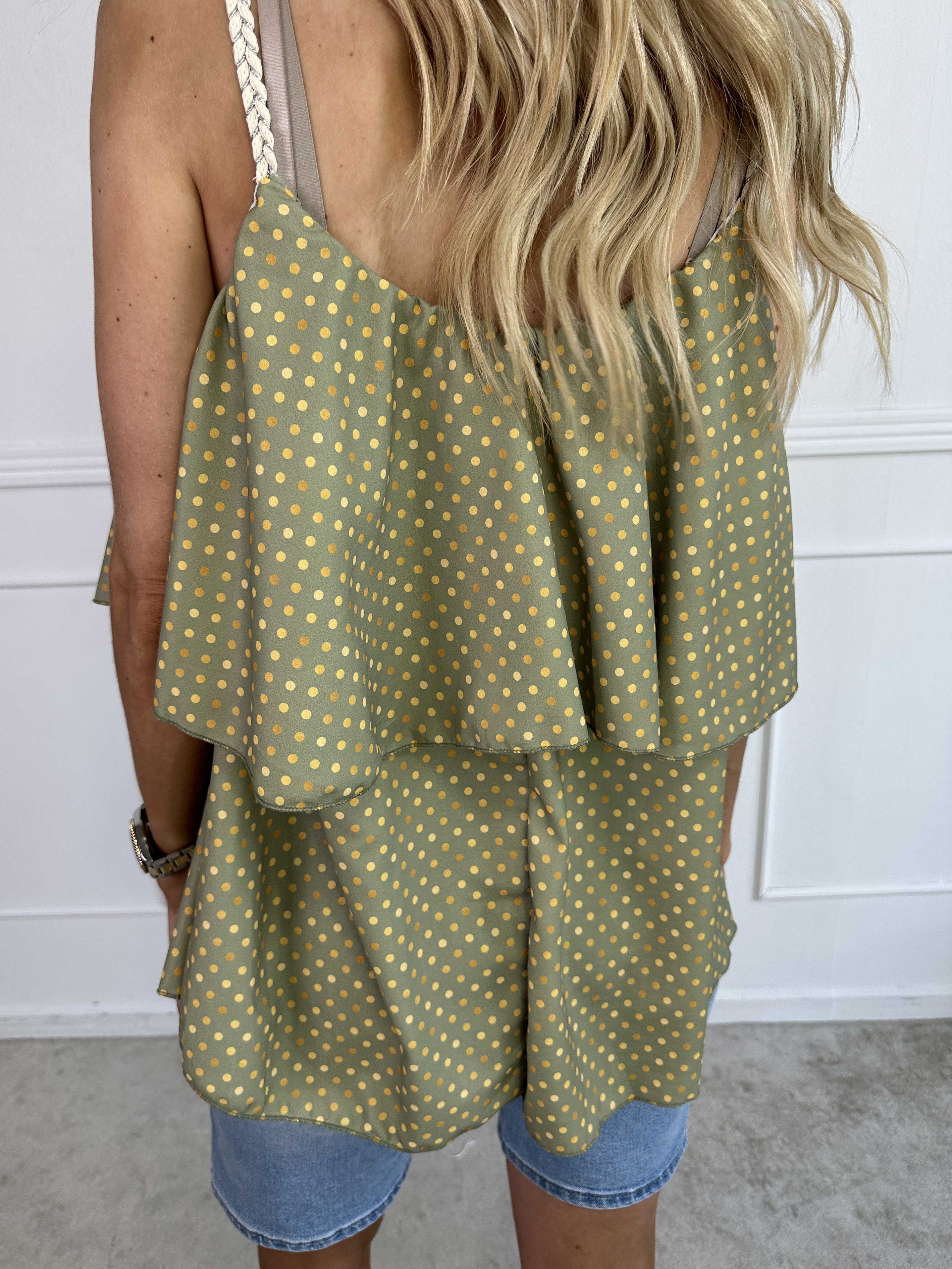 Blanca Dot Top - Prickig topp med volangkant och flätade axelband