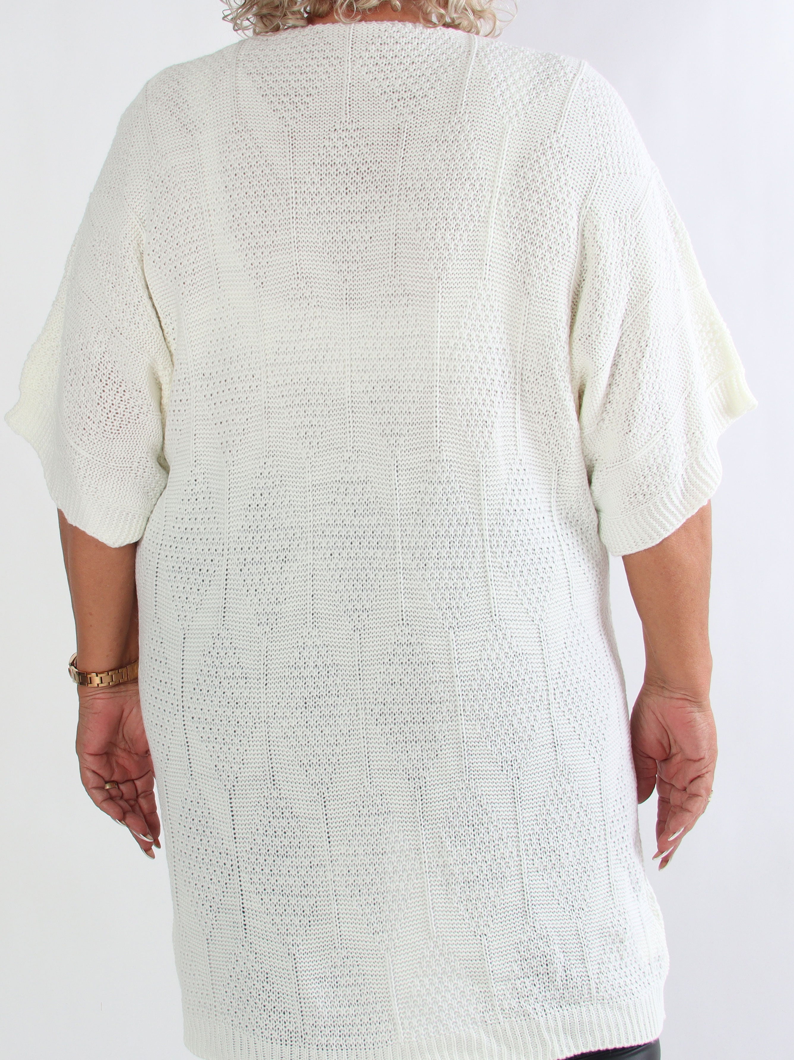 Brenda - Stickad plus size klänning med korta ärmar