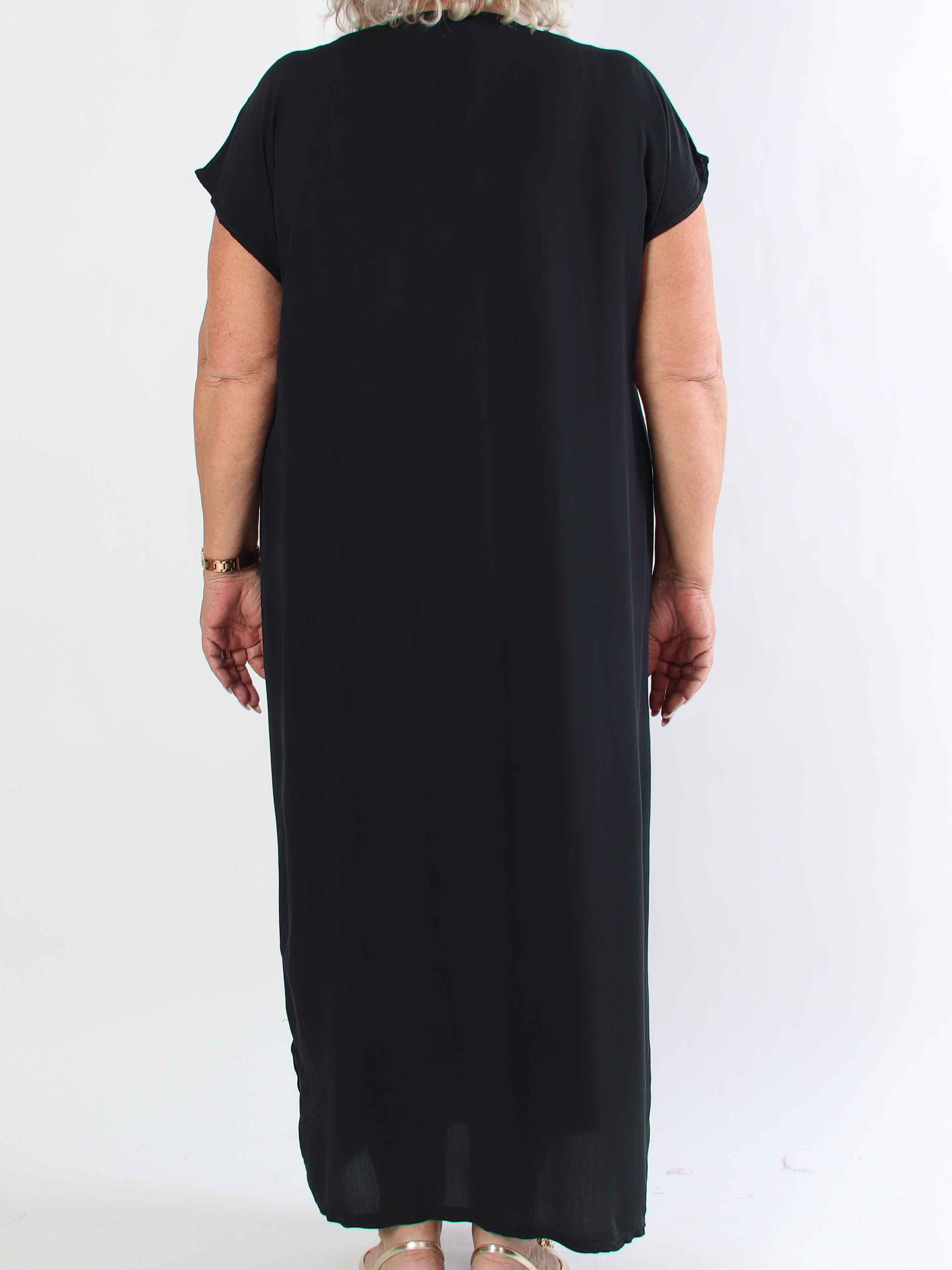 Briseis - Lång luftig plus size klänning i viskos med v-skärning