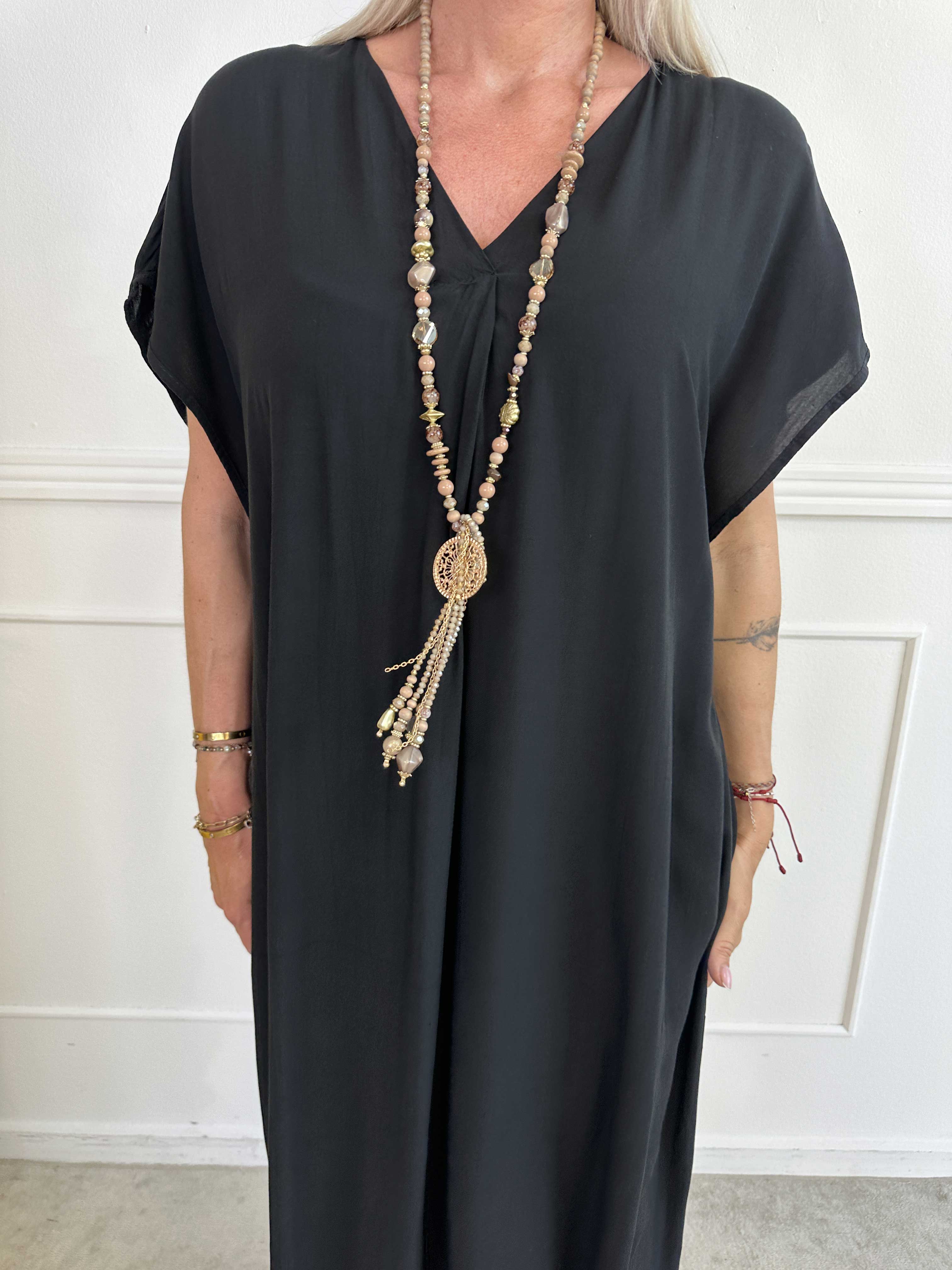 Briseis - Lång luftig klänning i viskos med v-skärning