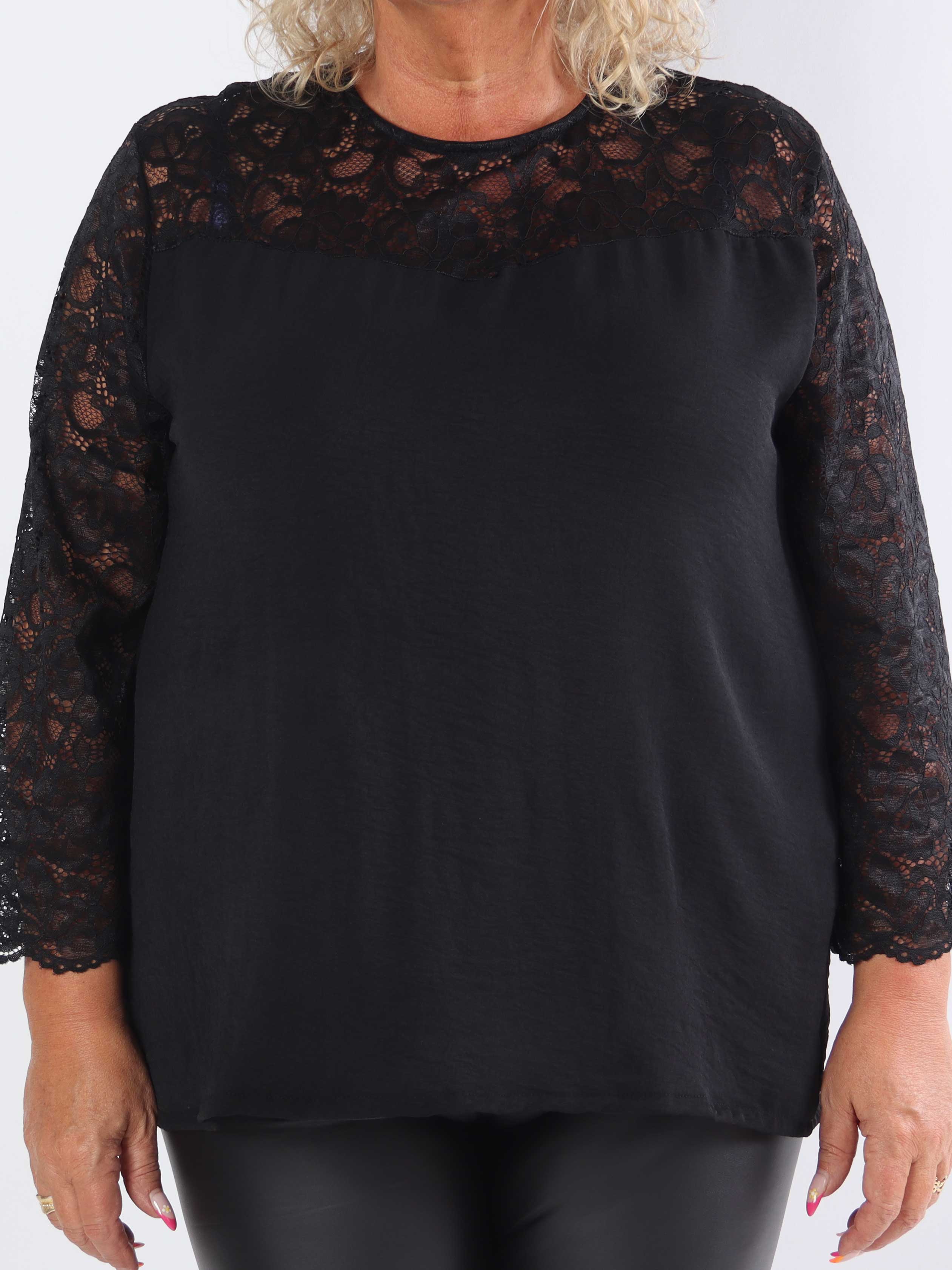 California - Söt tunika i plusstorlek med spetsärmar