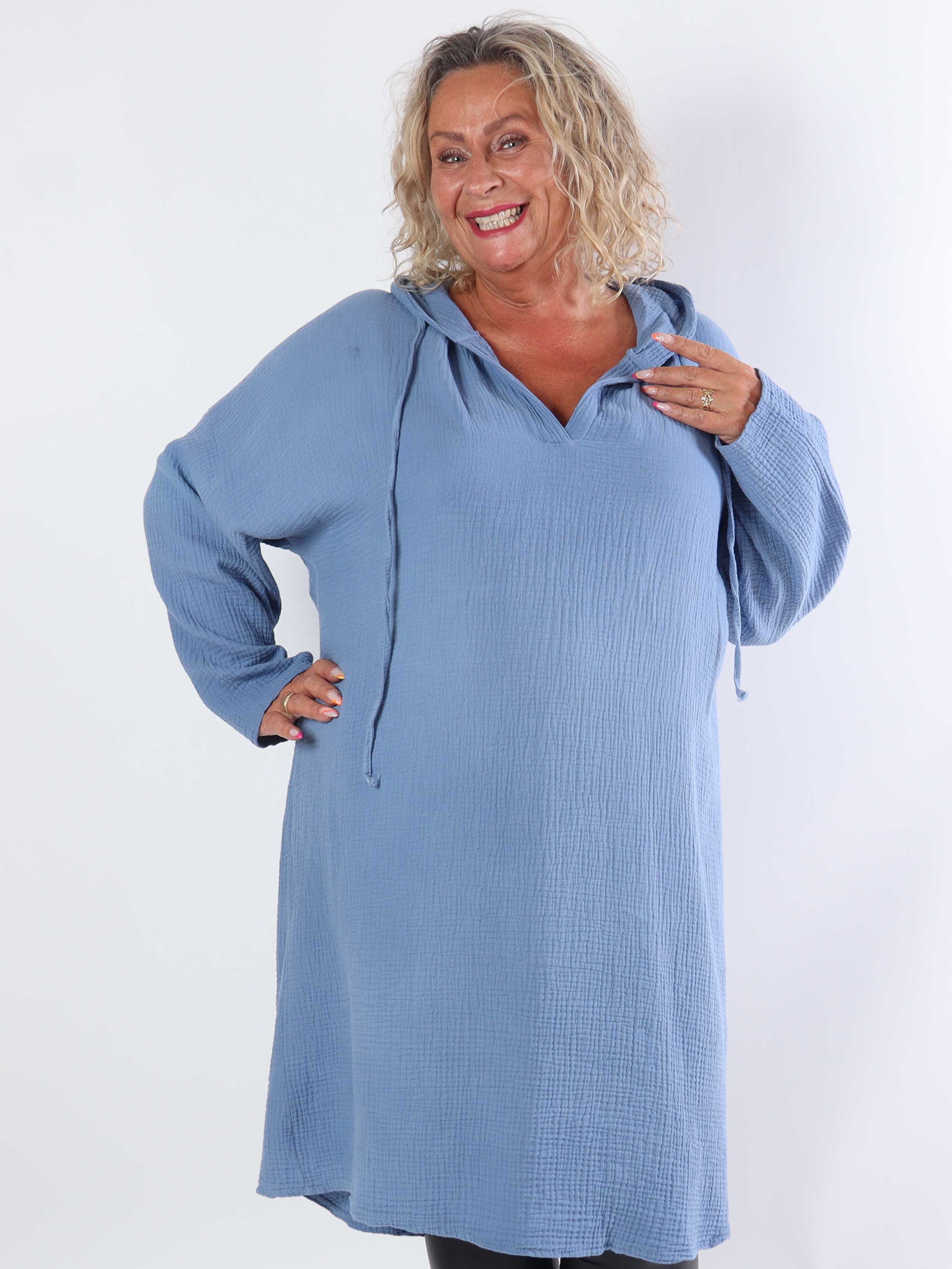 Caro - Mjuk plus size-klänning i bomull med huva